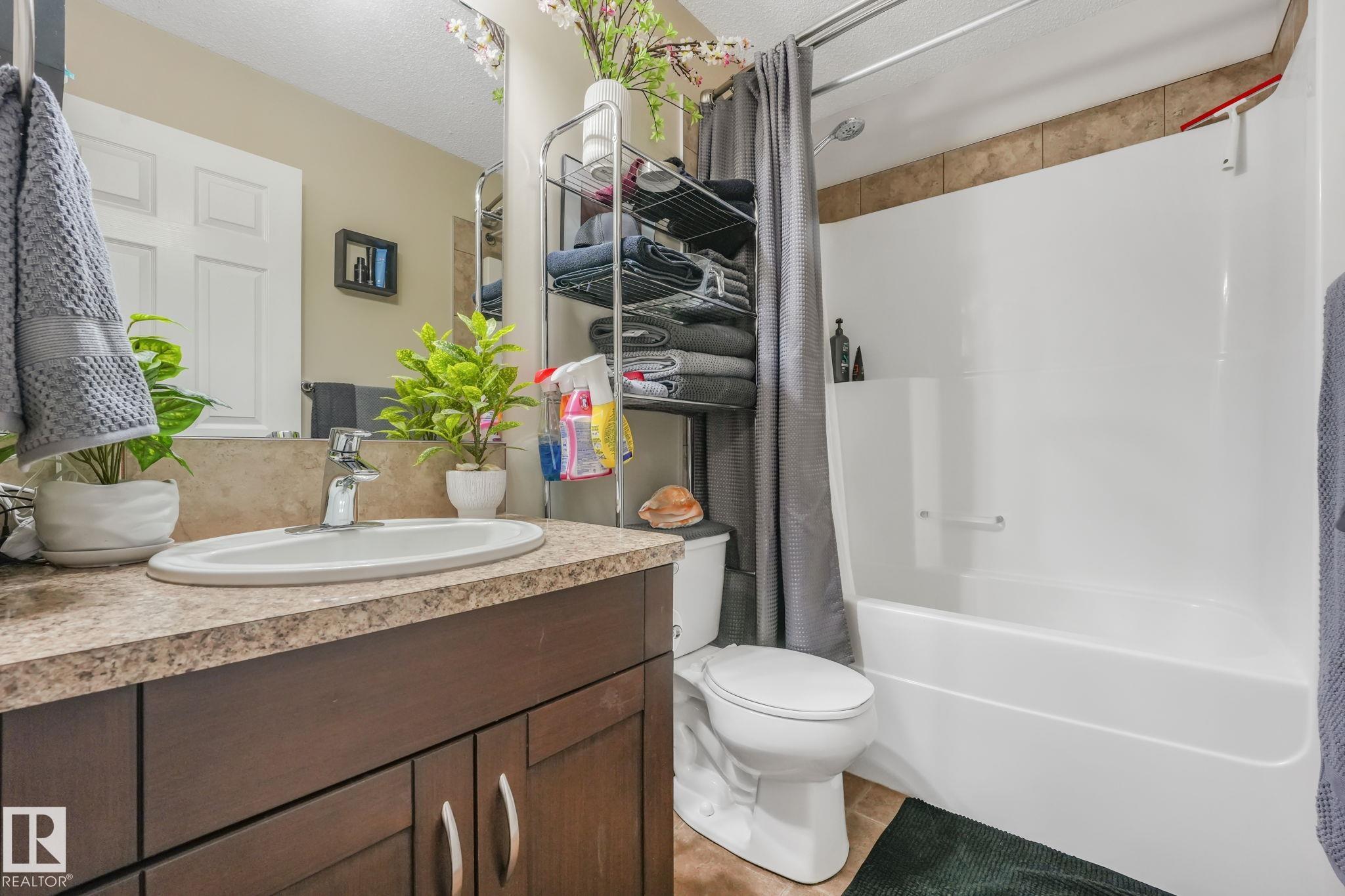 Photo 12 at 163/164 - 142 Selkirk Place, Suntree, Leduc