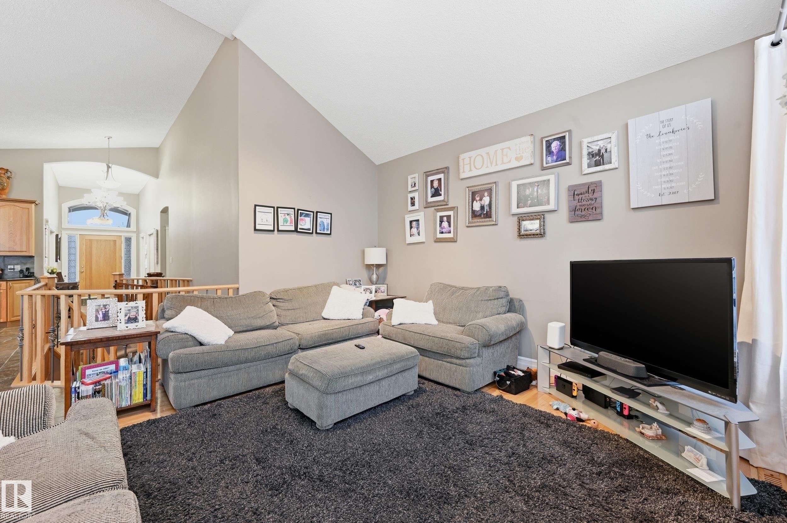 Photo 18 at 11024 177 Avenue NW, Chambery, Edmonton