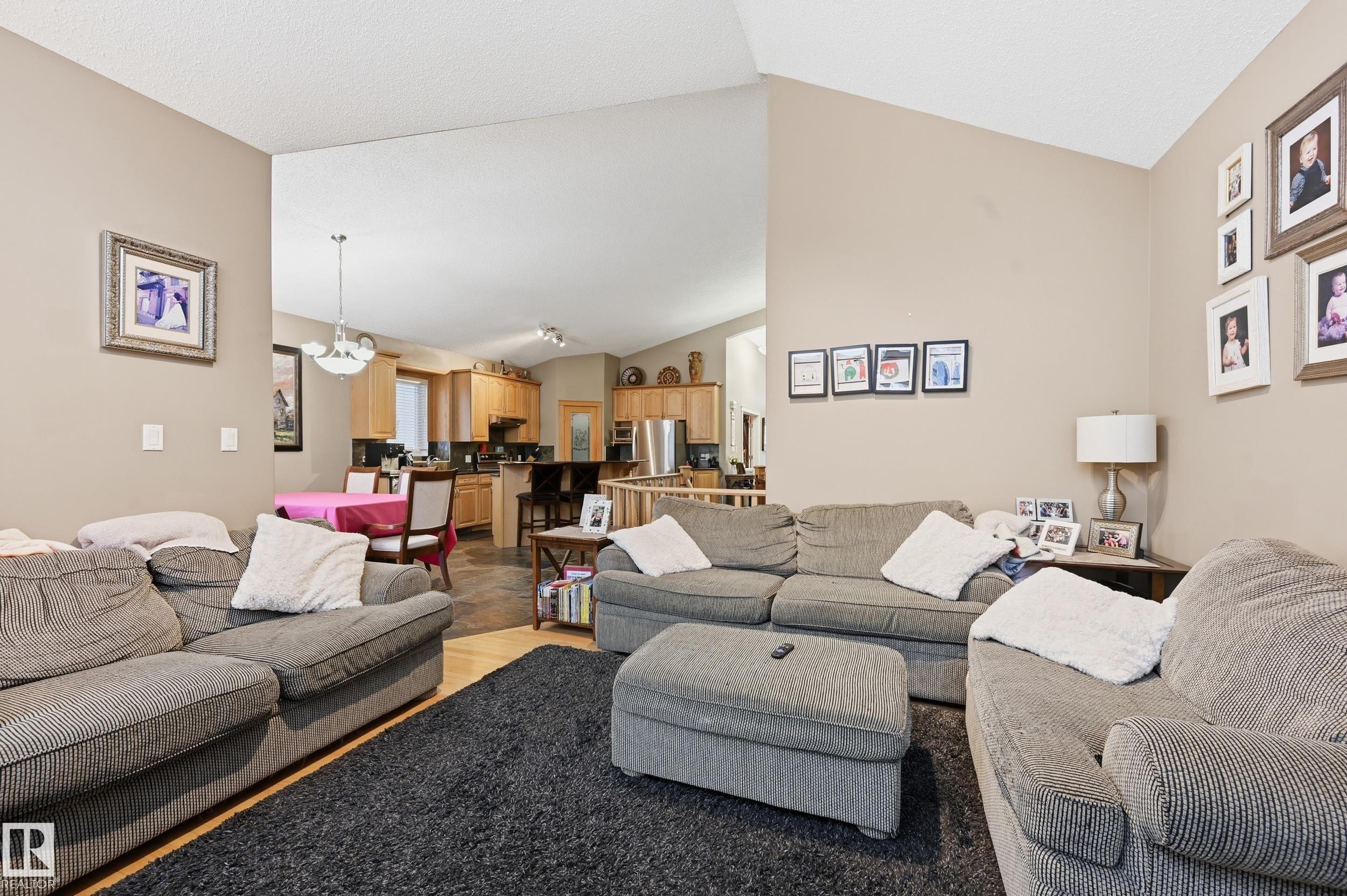 Photo 19 at 11024 177 Avenue NW, Chambery, Edmonton