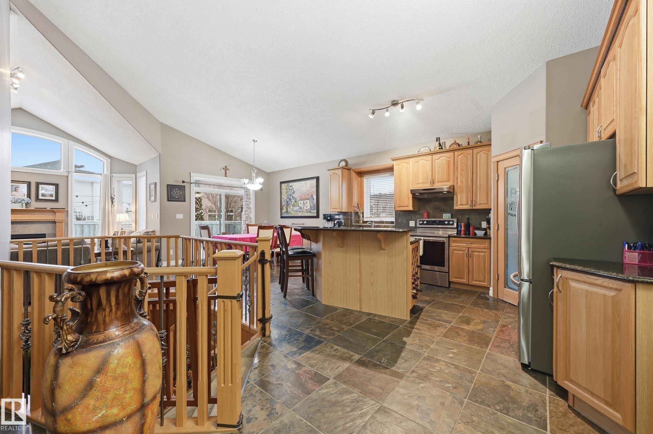 Photo 8 at 11024 177 Avenue NW, Chambery, Edmonton