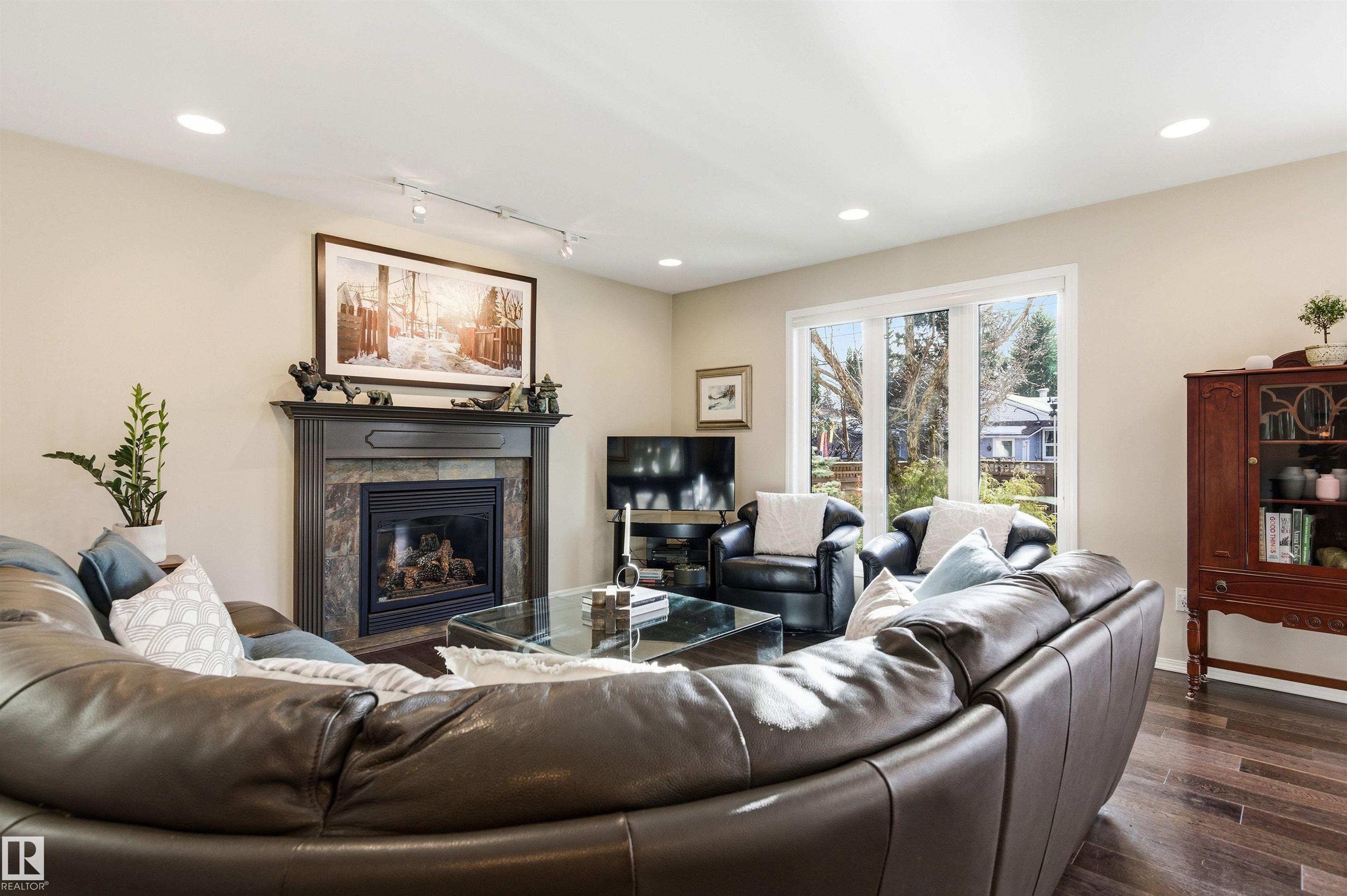 Photo 12 at 8223 93a Avenue NW, Holyrood, Edmonton