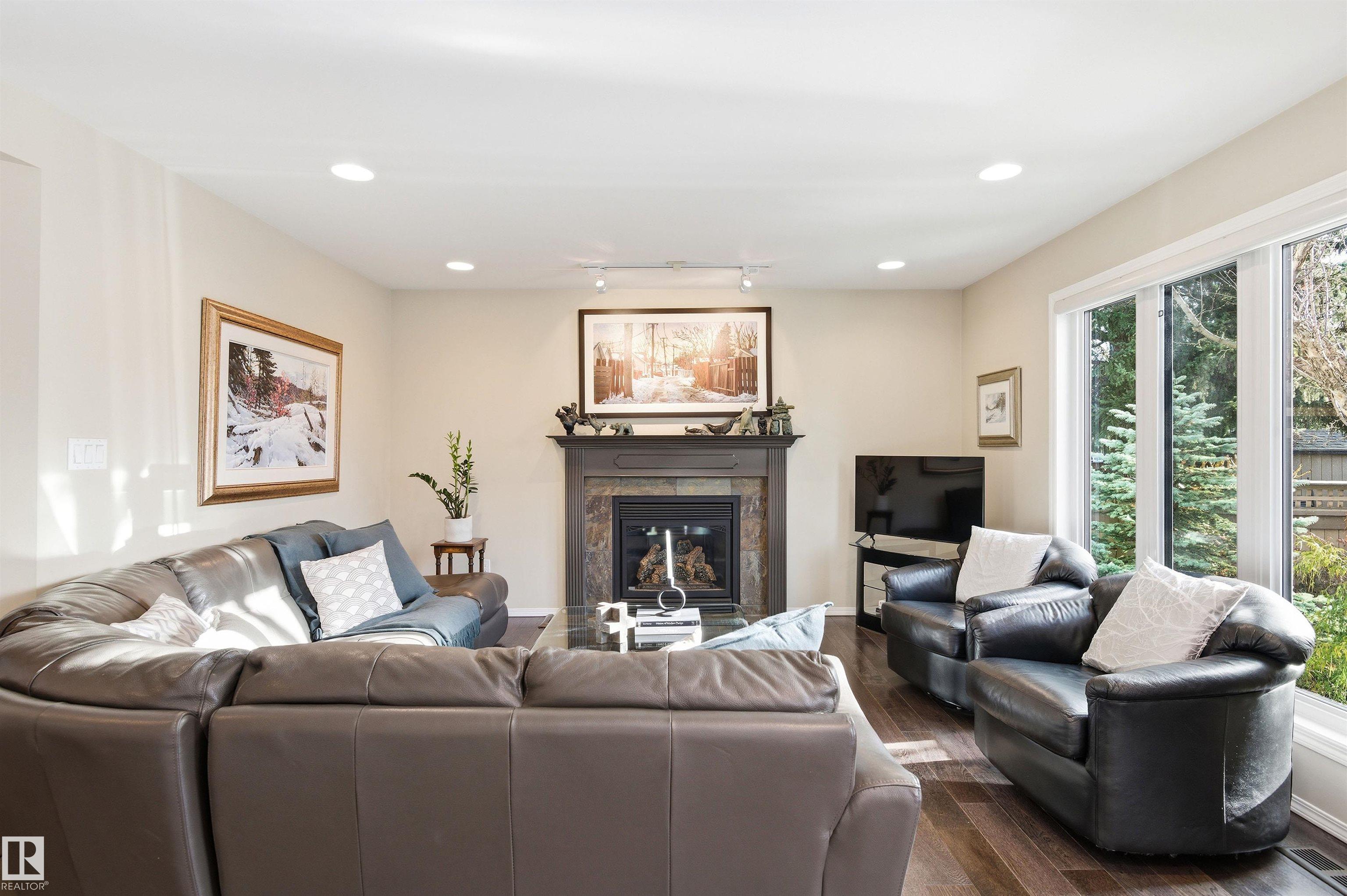 Photo 13 at 8223 93a Avenue NW, Holyrood, Edmonton