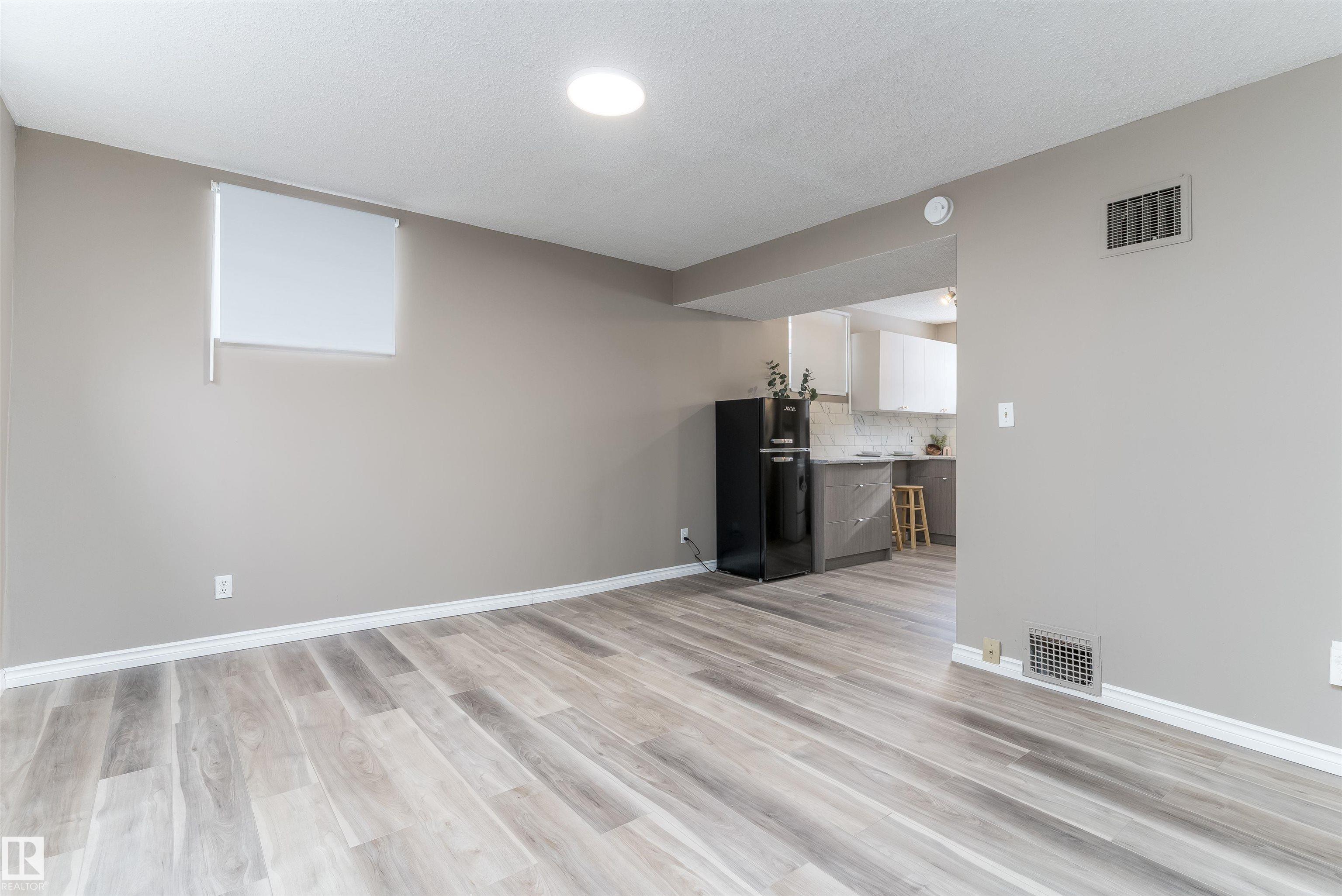 Photo 16 at 8971 81 Avenue NW, King Edward Park, Edmonton