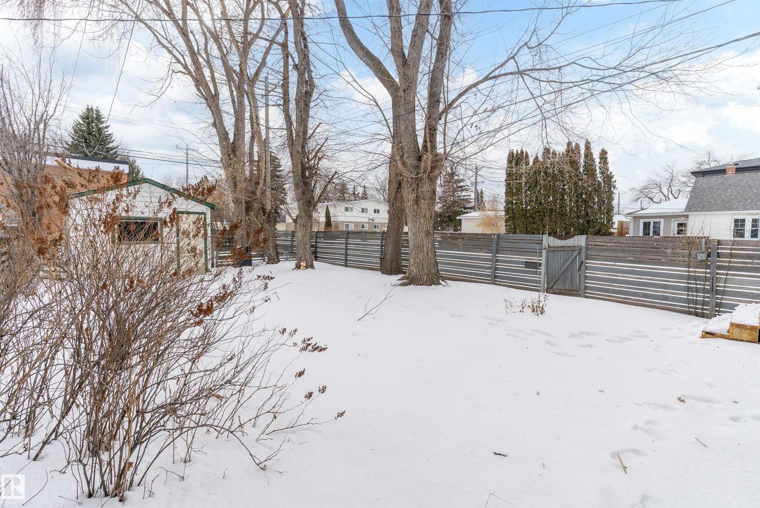 Photo 28 at 8971 81 Avenue NW, King Edward Park, Edmonton