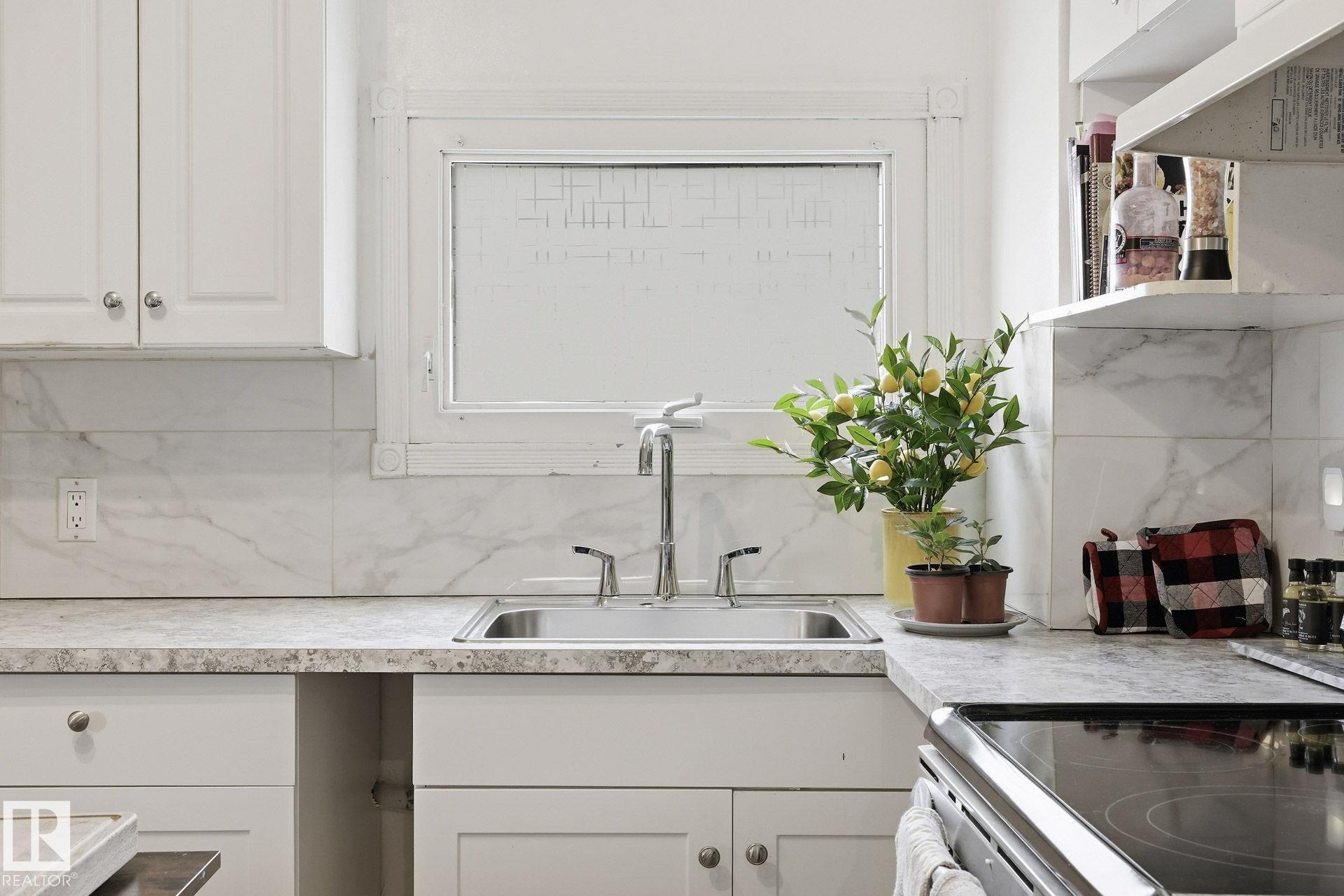 Photo 12 at 12116 81 Street NW, Eastwood, Edmonton