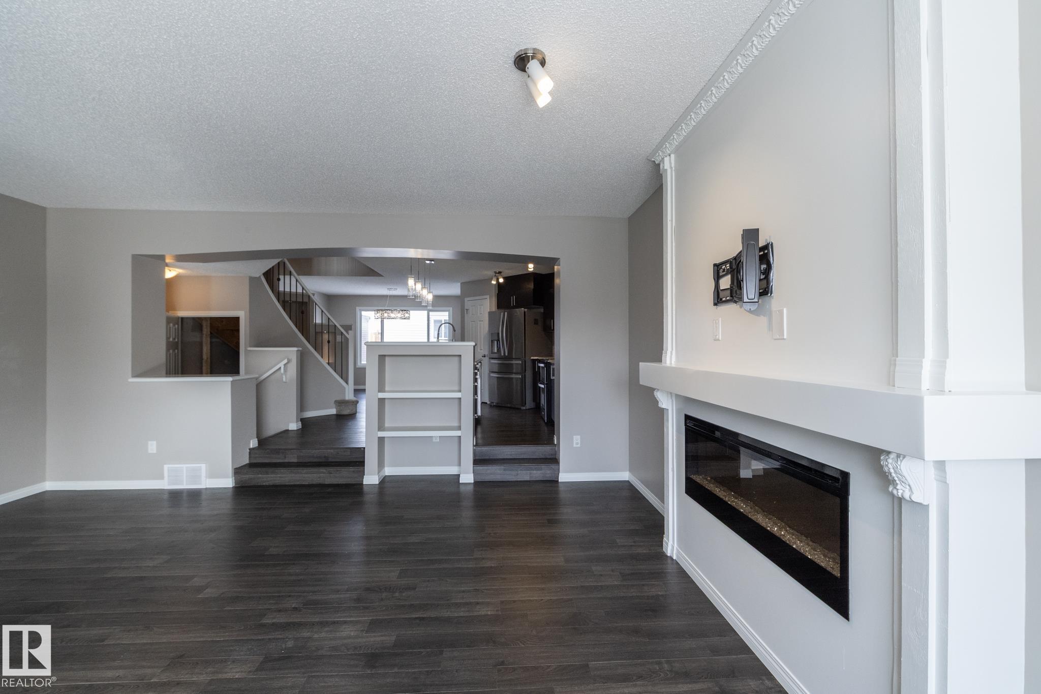 Photo 11 at 6938 23 Avenue SW, Summerside, Edmonton