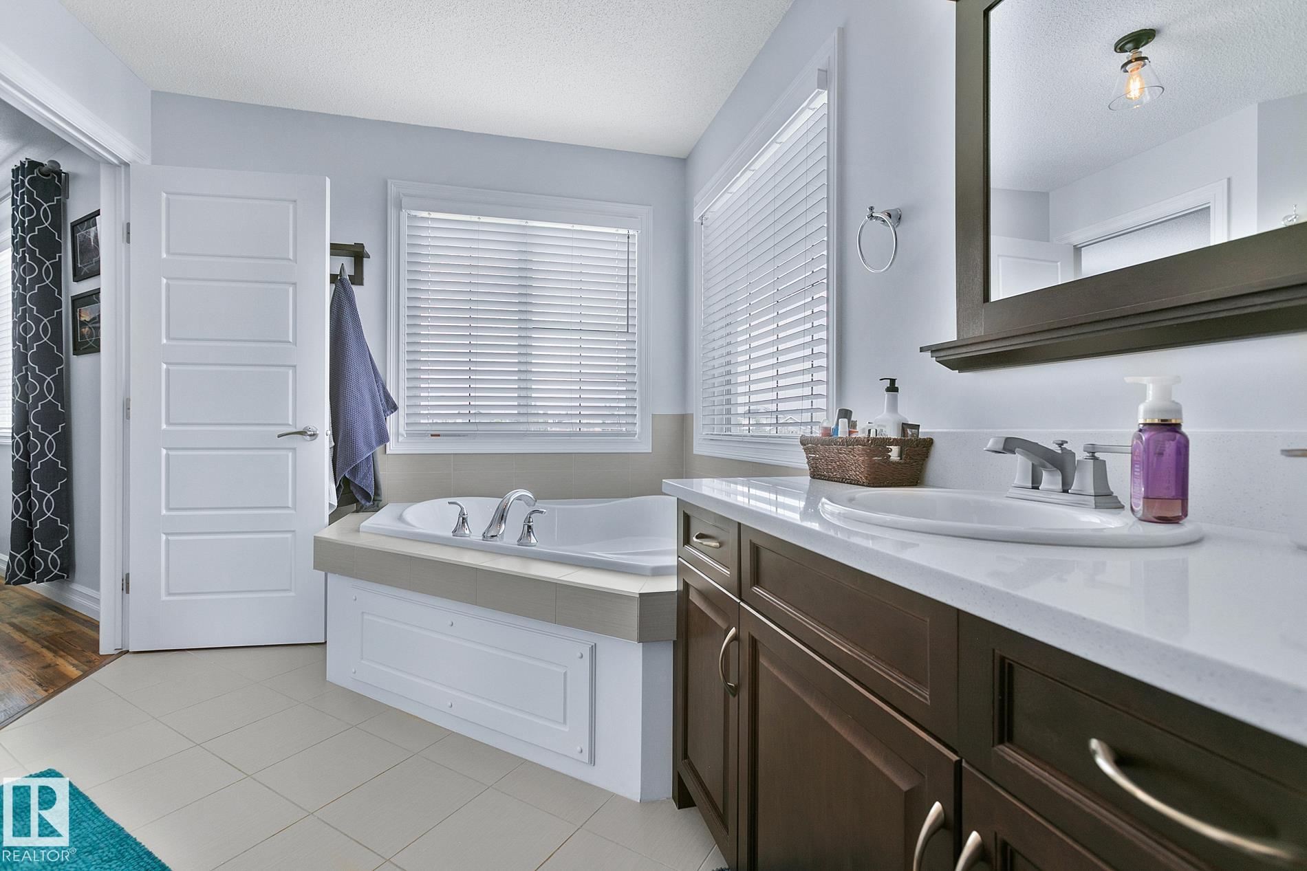 Photo 28 at 17 Sweetberry Cove, Suntree, Leduc