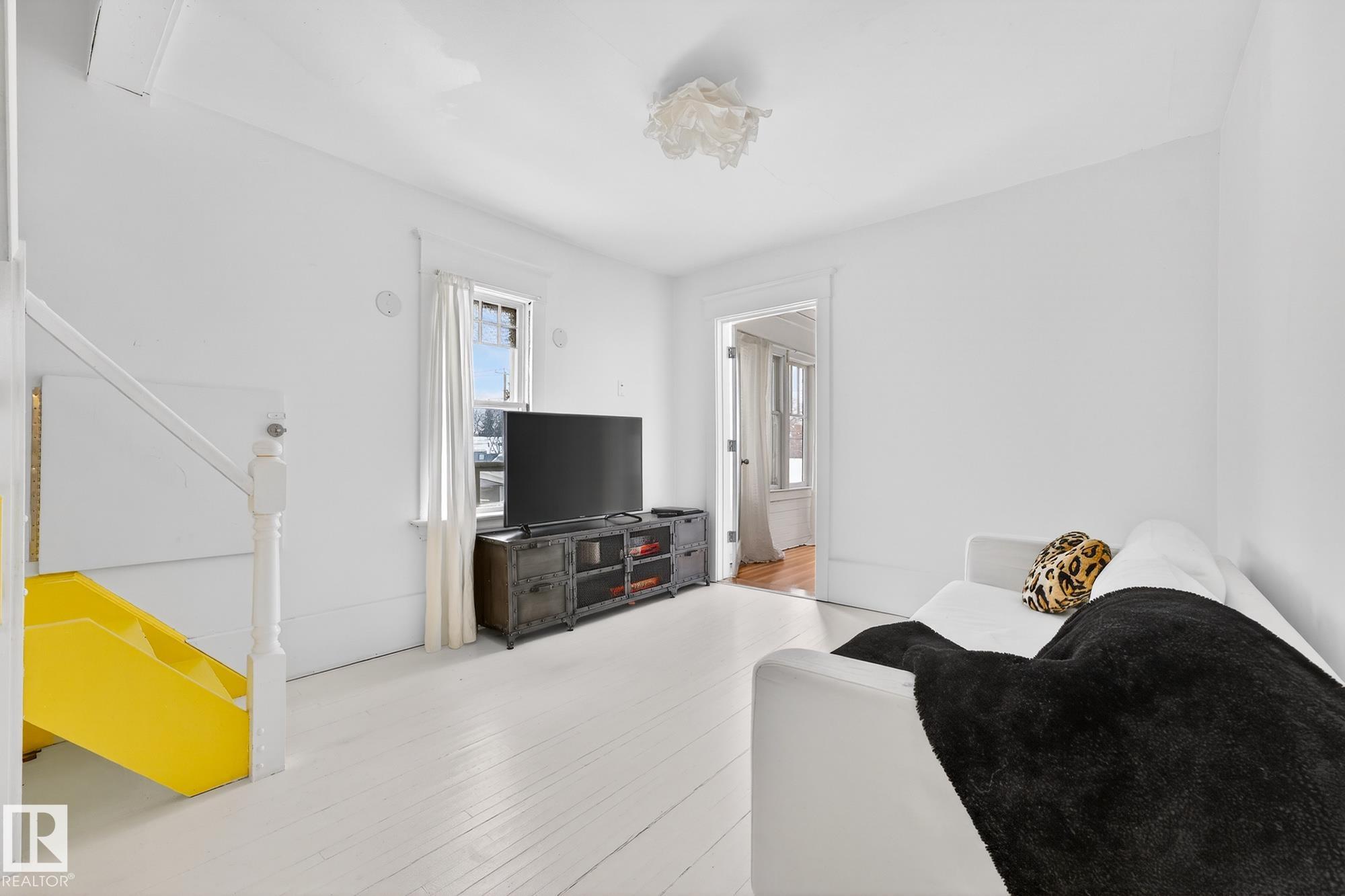 Photo 24 at 10523 127 Street NW, Westmount, Edmonton