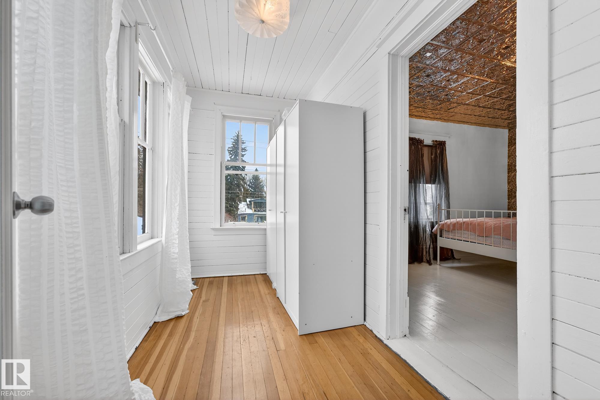 Photo 33 at 10523 127 Street NW, Westmount, Edmonton