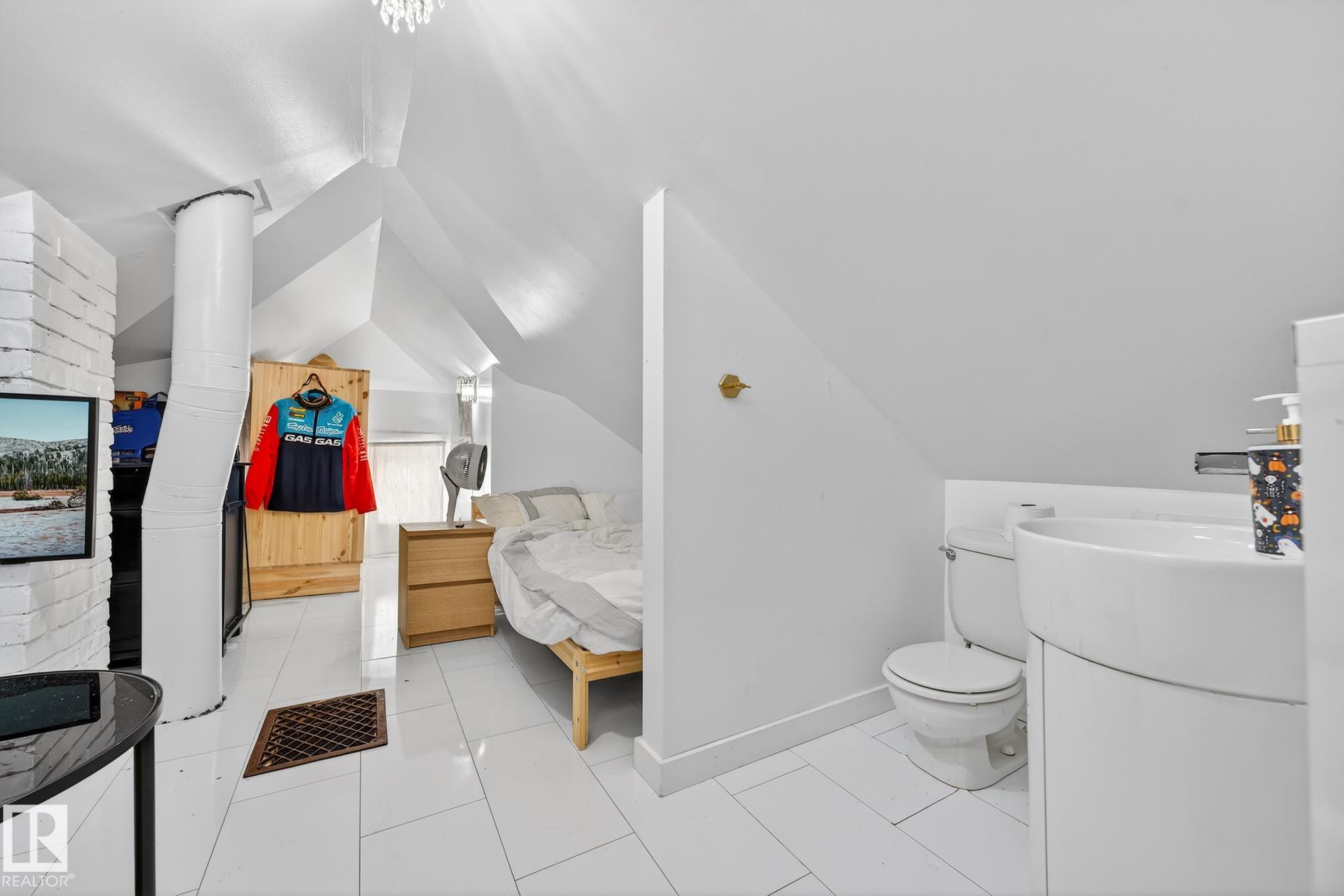 Photo 40 at 10523 127 Street NW, Westmount, Edmonton