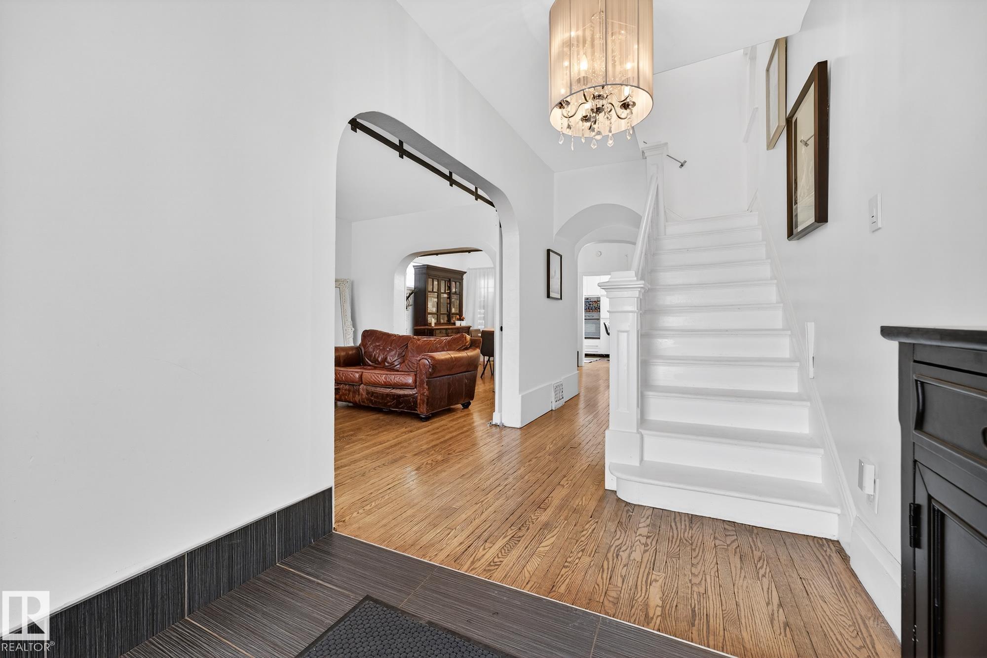 Photo 6 at 10523 127 Street NW, Westmount, Edmonton