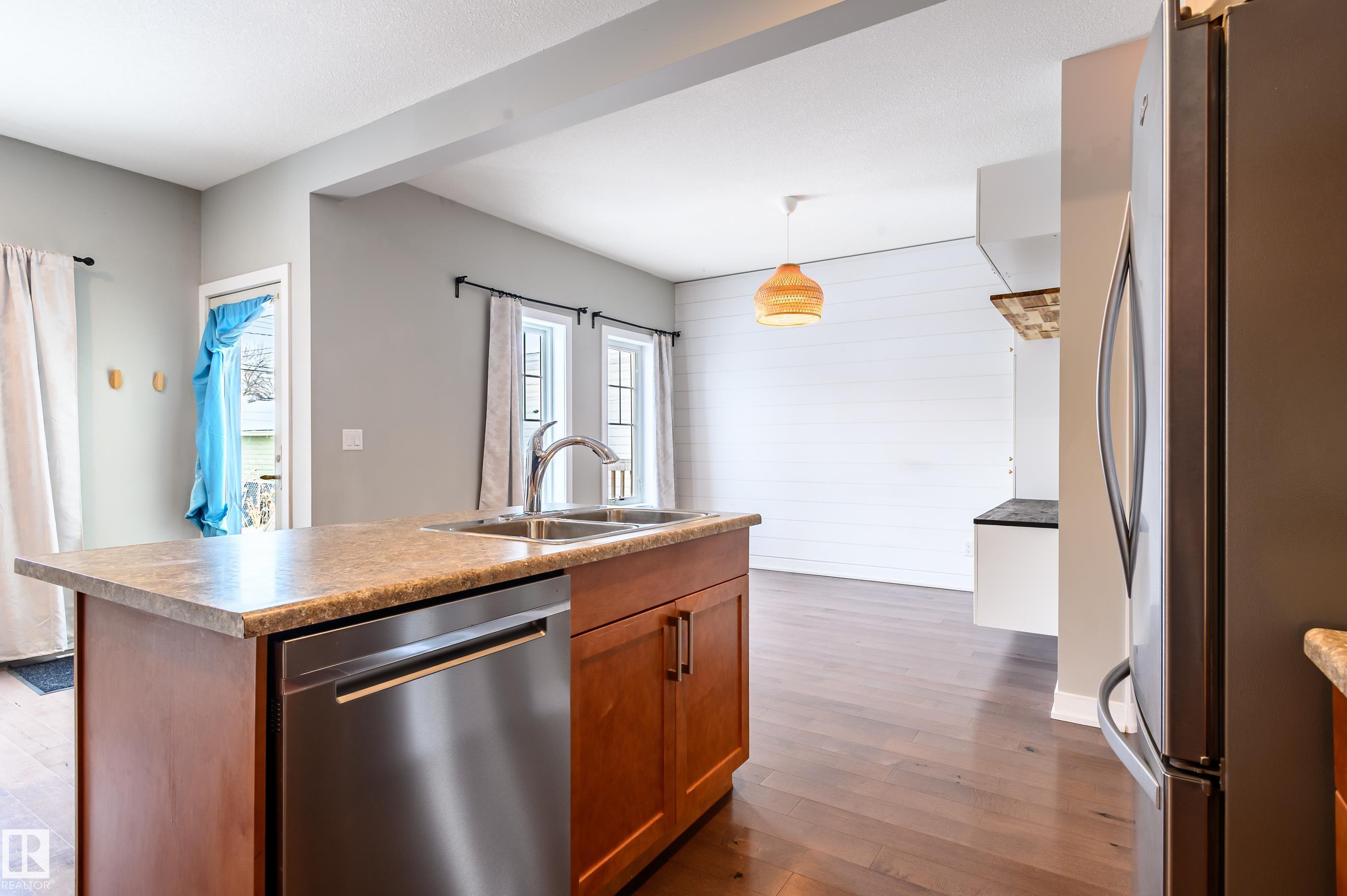 Photo 21 at 11617 93 Street NW, Alberta Avenue, Edmonton