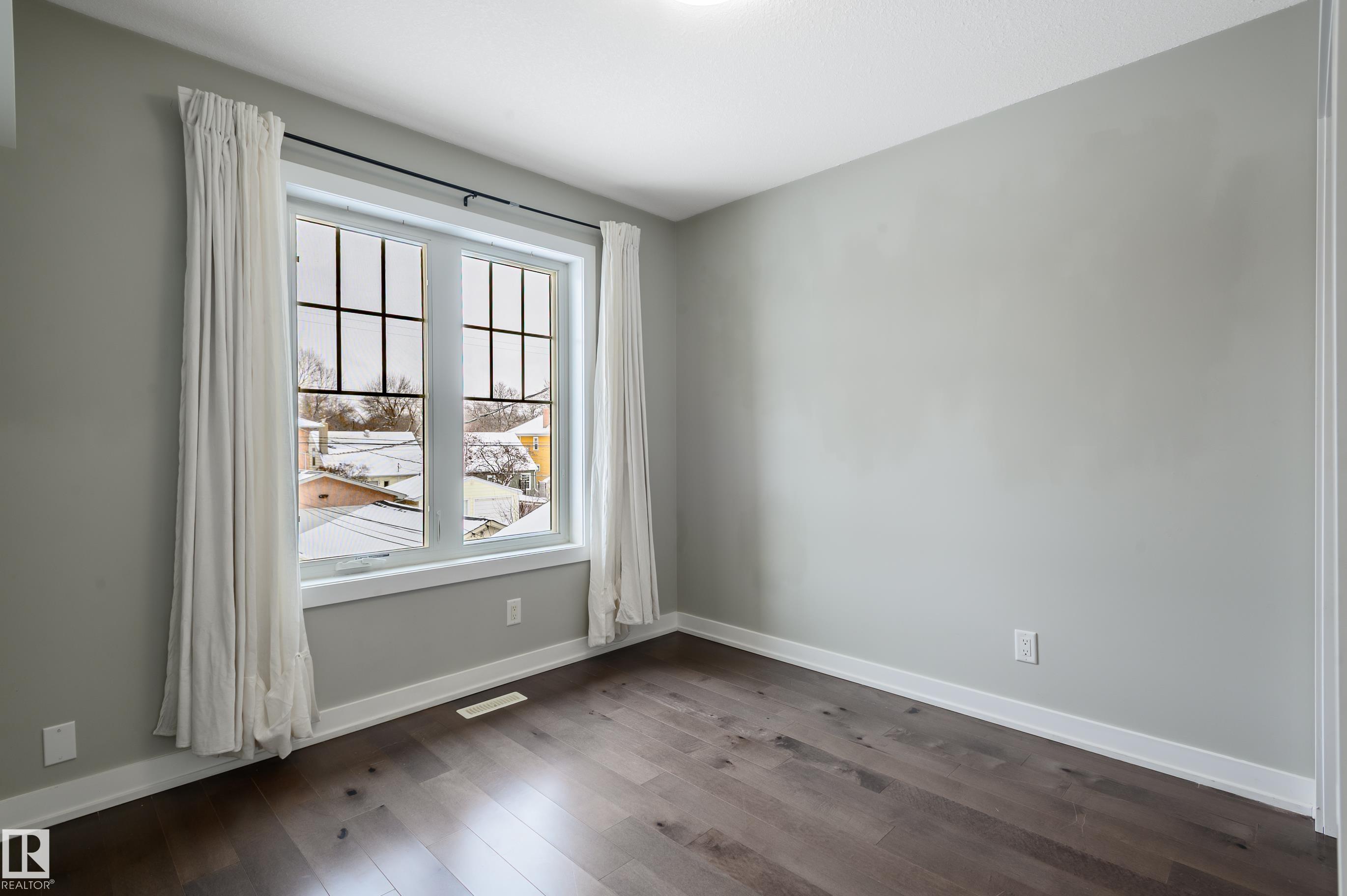 Photo 35 at 11617 93 Street NW, Alberta Avenue, Edmonton