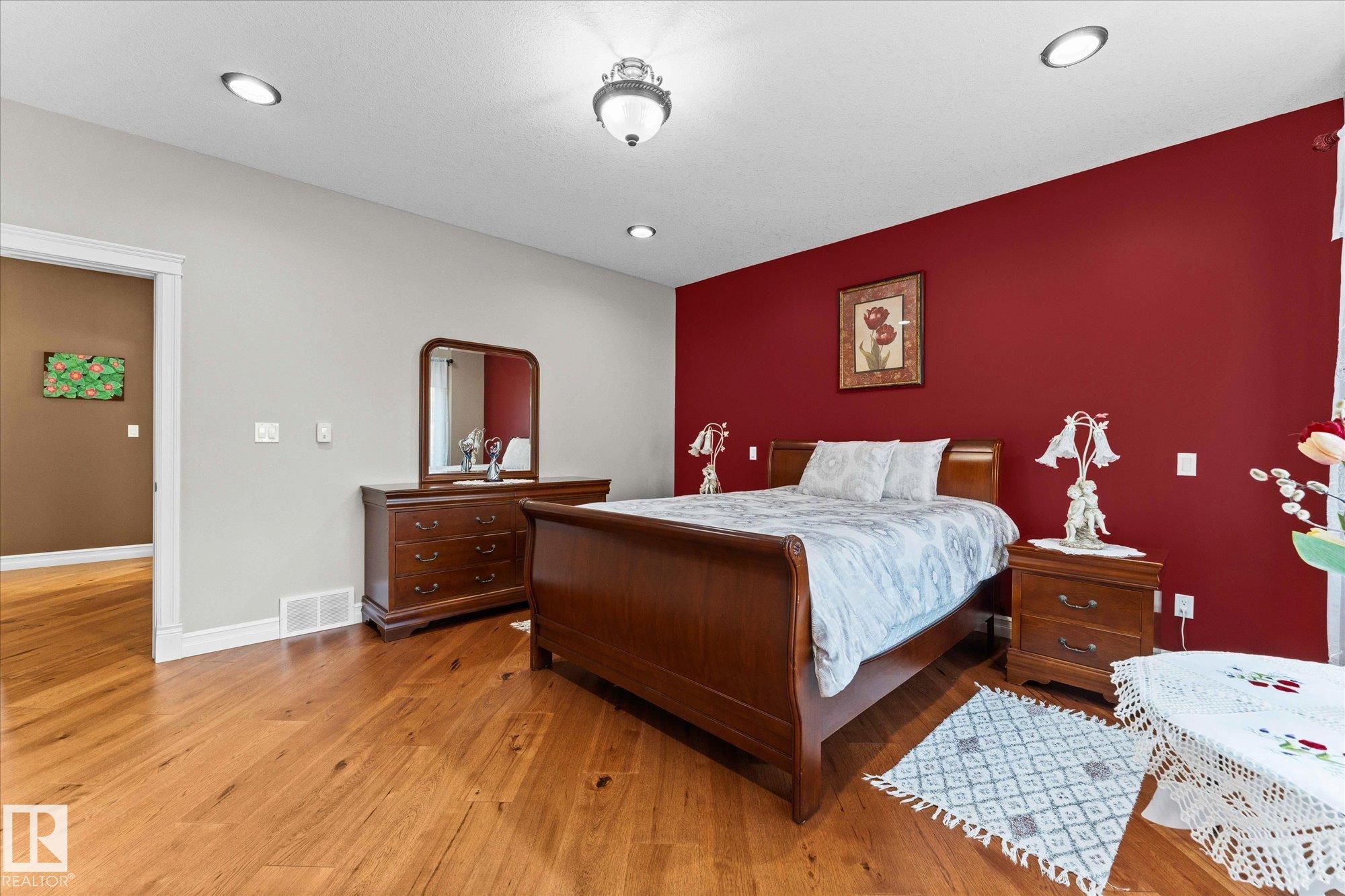 Photo 26 at 10516 158 Street NW, Britannia Youngstown, Edmonton