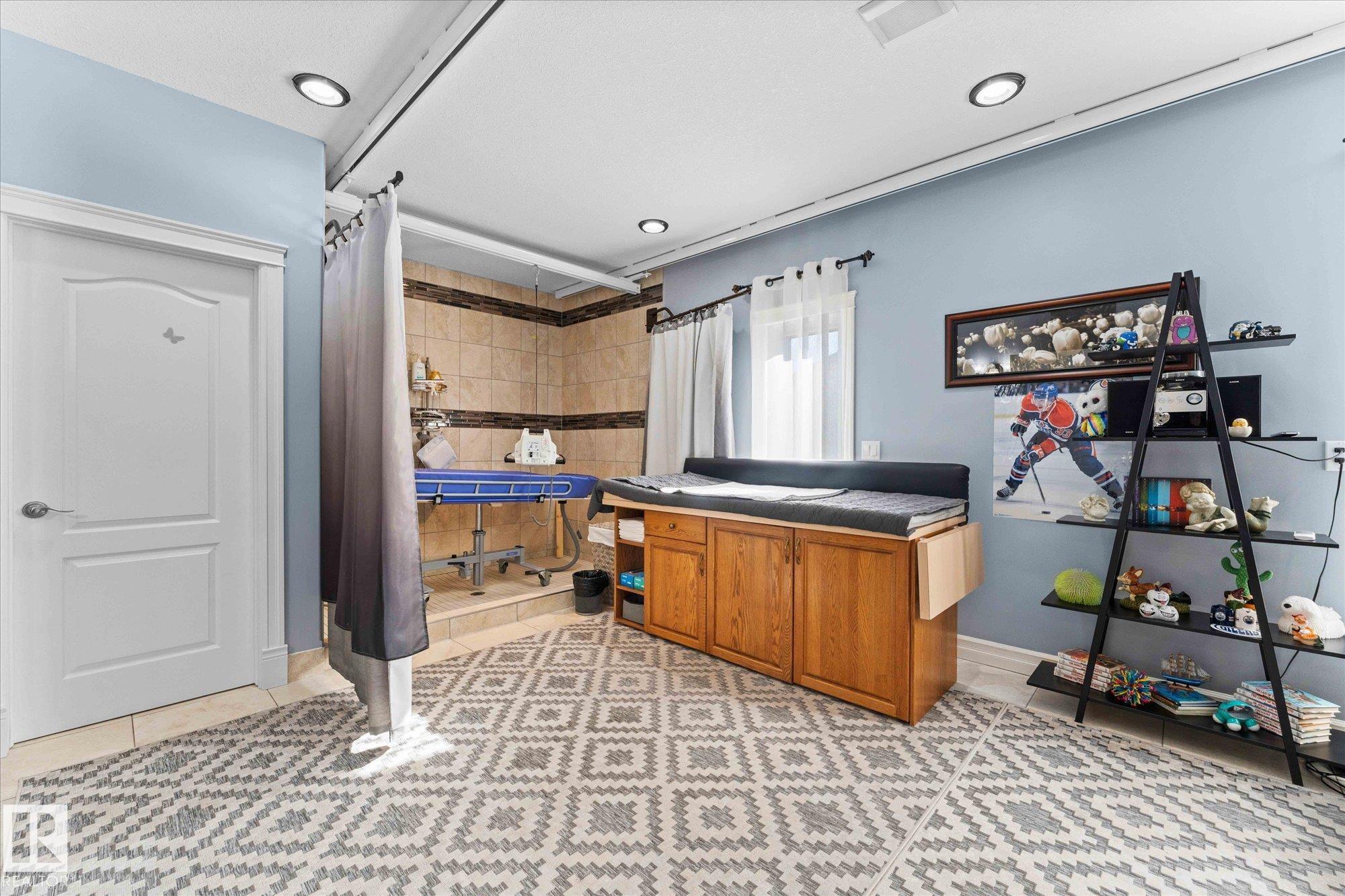 Photo 30 at 10516 158 Street NW, Britannia Youngstown, Edmonton