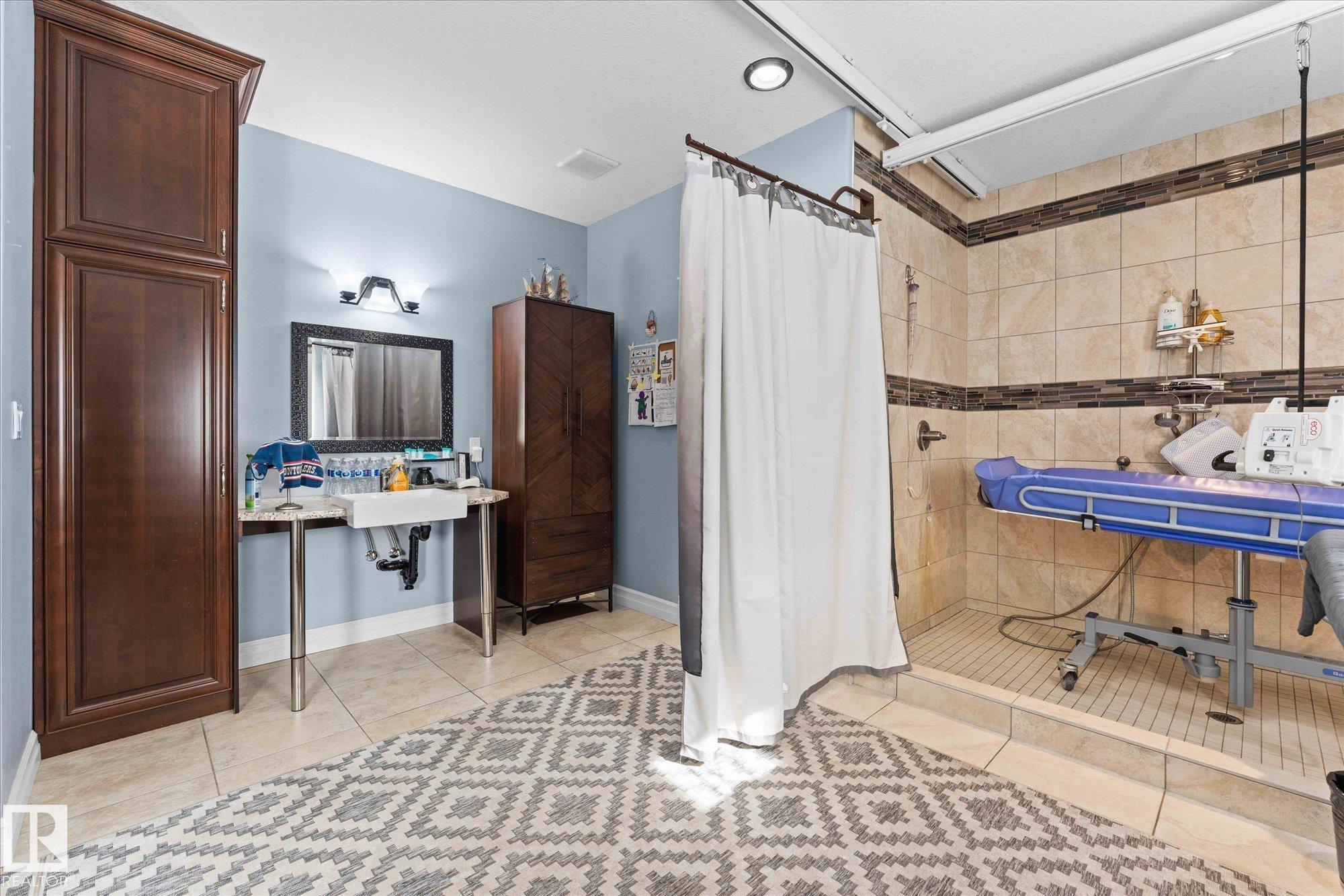 Photo 31 at 10516 158 Street NW, Britannia Youngstown, Edmonton