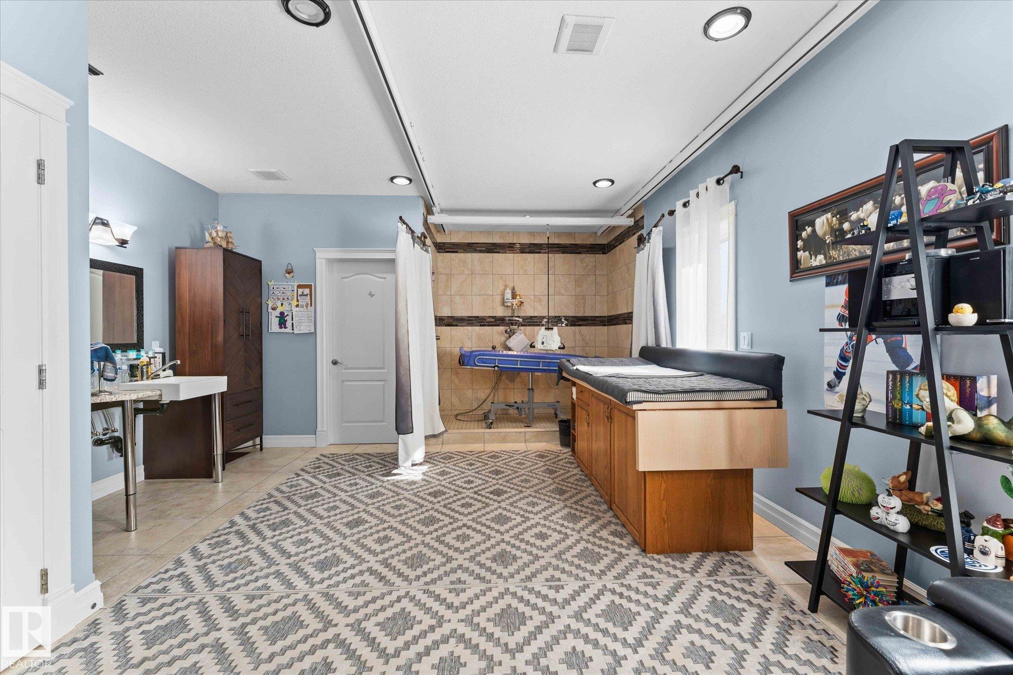 Photo 32 at 10516 158 Street NW, Britannia Youngstown, Edmonton