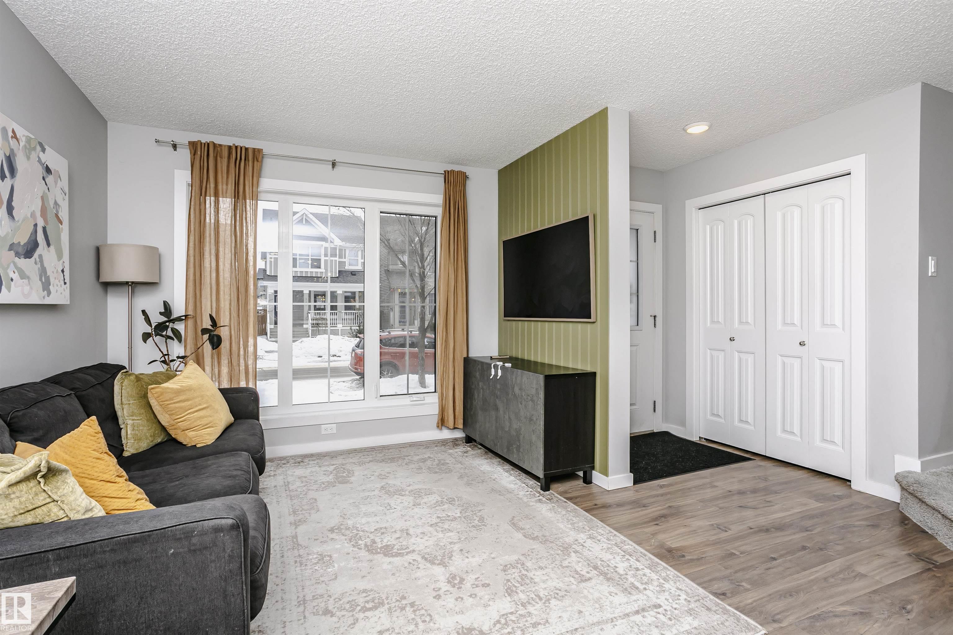 350 Desrochers Boulevard SW, Desrochers Area, Edmonton