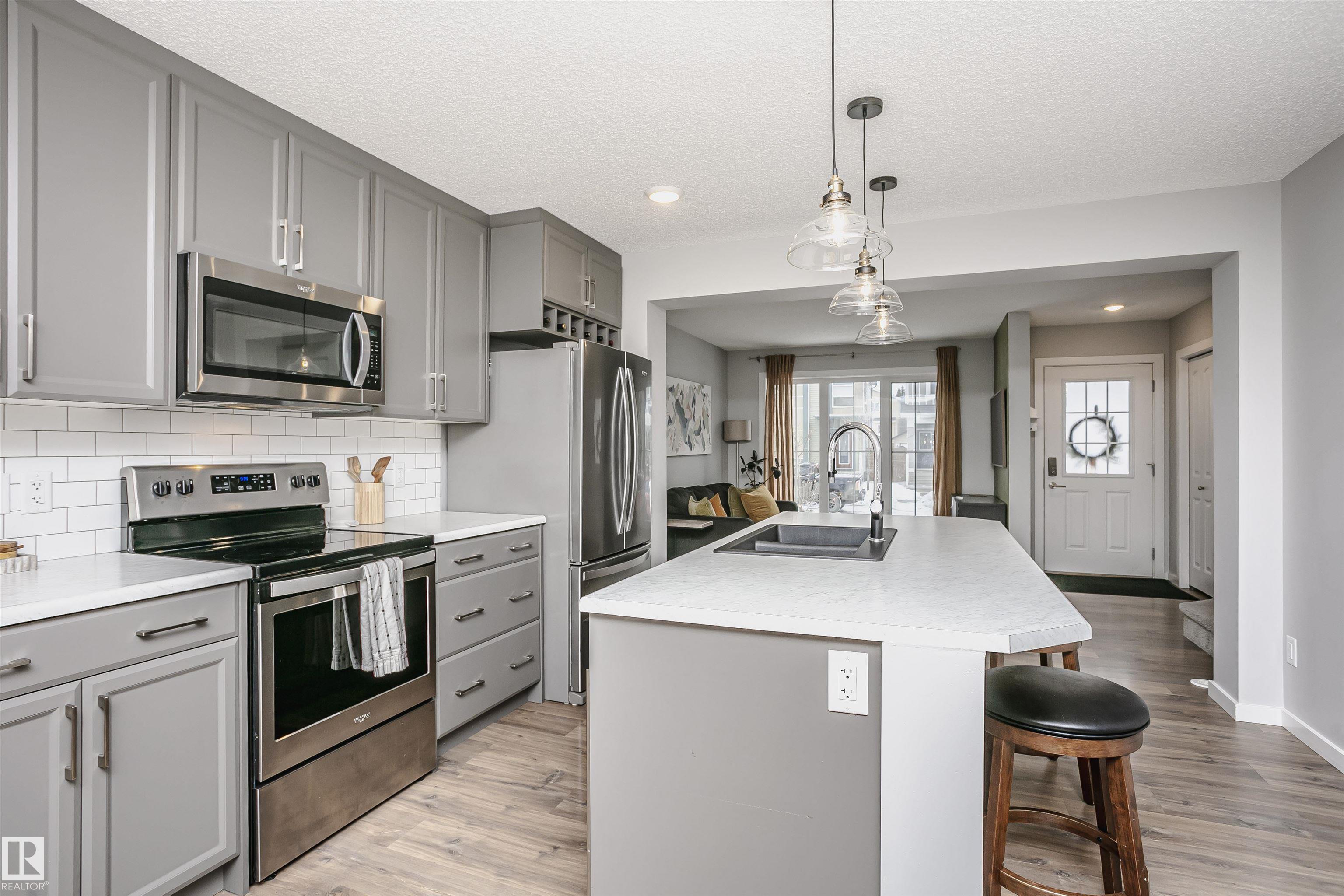 350 Desrochers Boulevard SW, Desrochers Area, Edmonton