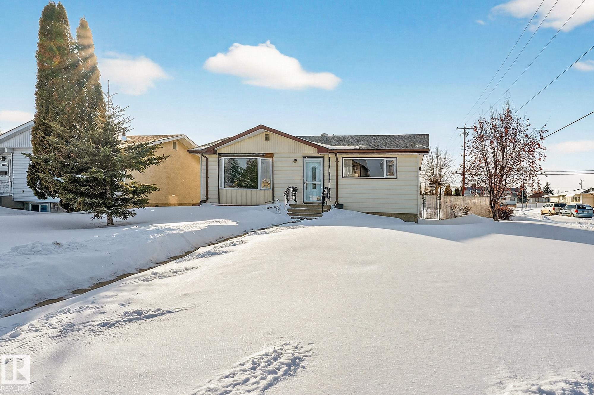 Photo 11 at 12724 80 Street NW, Balwin, Edmonton