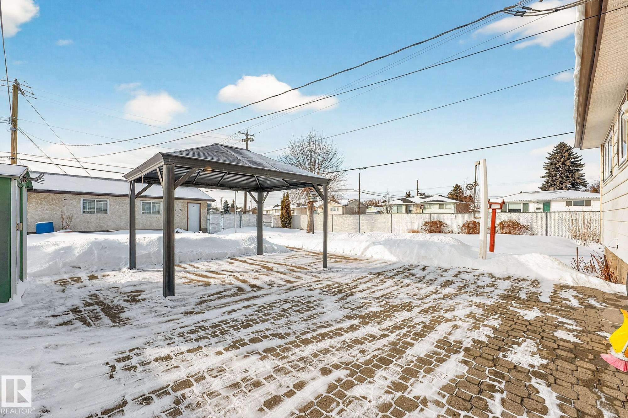 Photo 12 at 12724 80 Street NW, Balwin, Edmonton