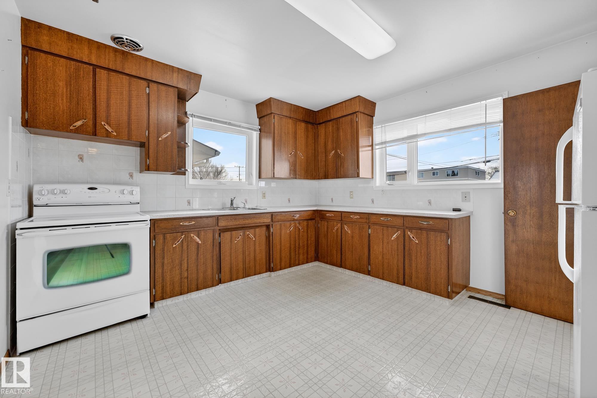 Photo 23 at 12724 80 Street NW, Balwin, Edmonton