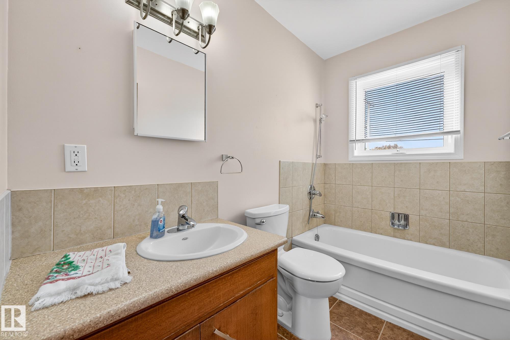 Photo 31 at 12724 80 Street NW, Balwin, Edmonton