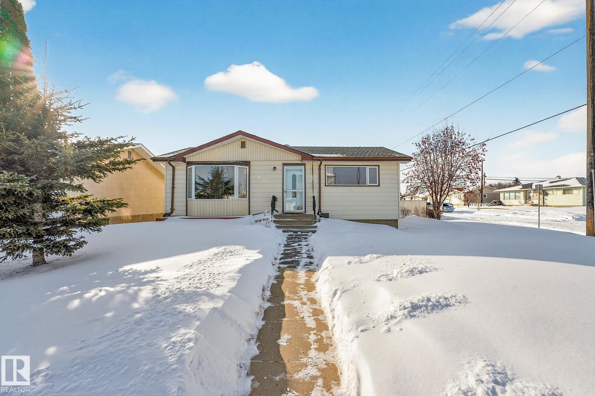 Photo 10 at 12724 80 Street NW, Balwin, Edmonton