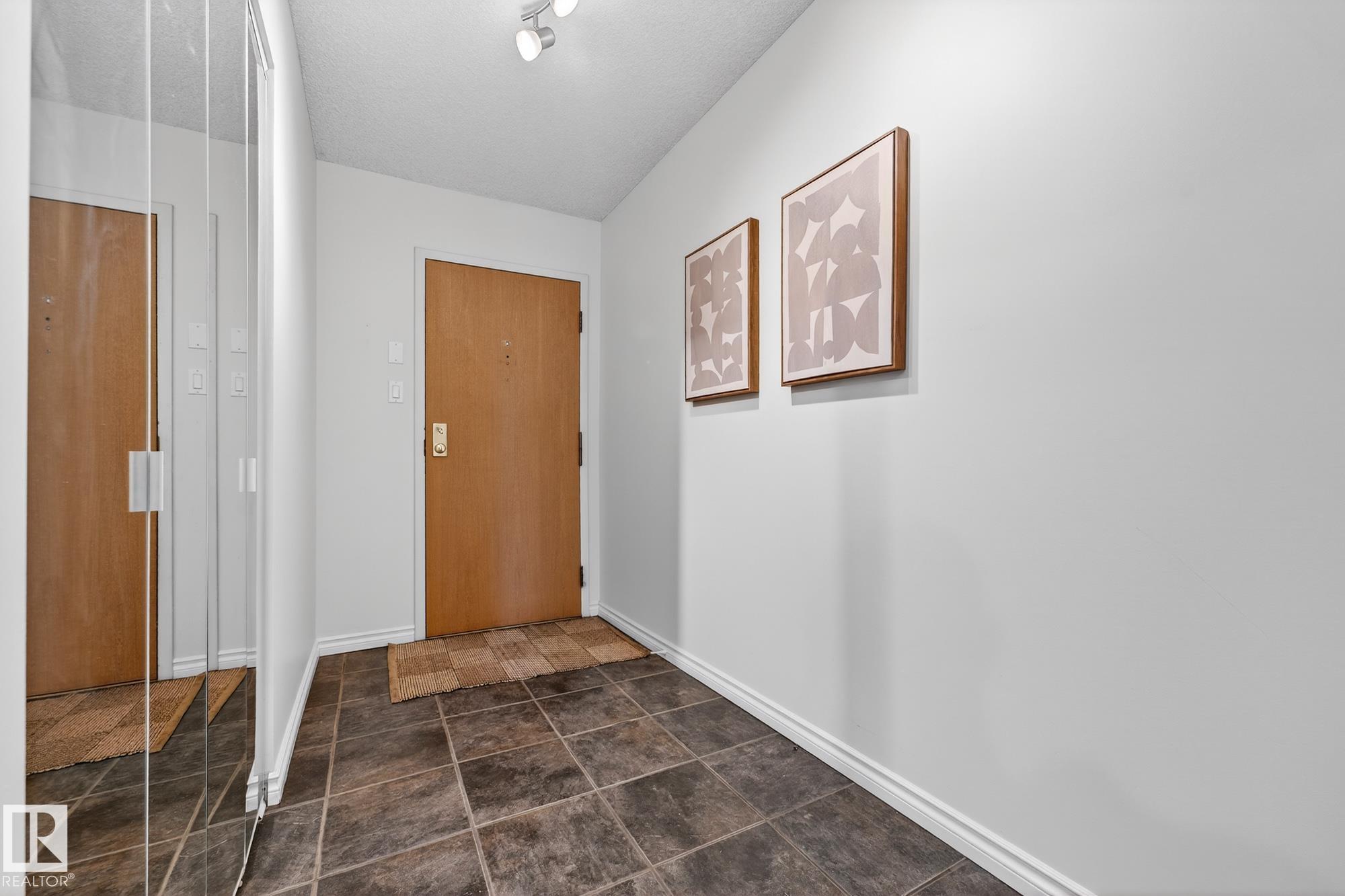 404 - 10011 123 Street NW, Wîhkwêntôwin, Edmonton