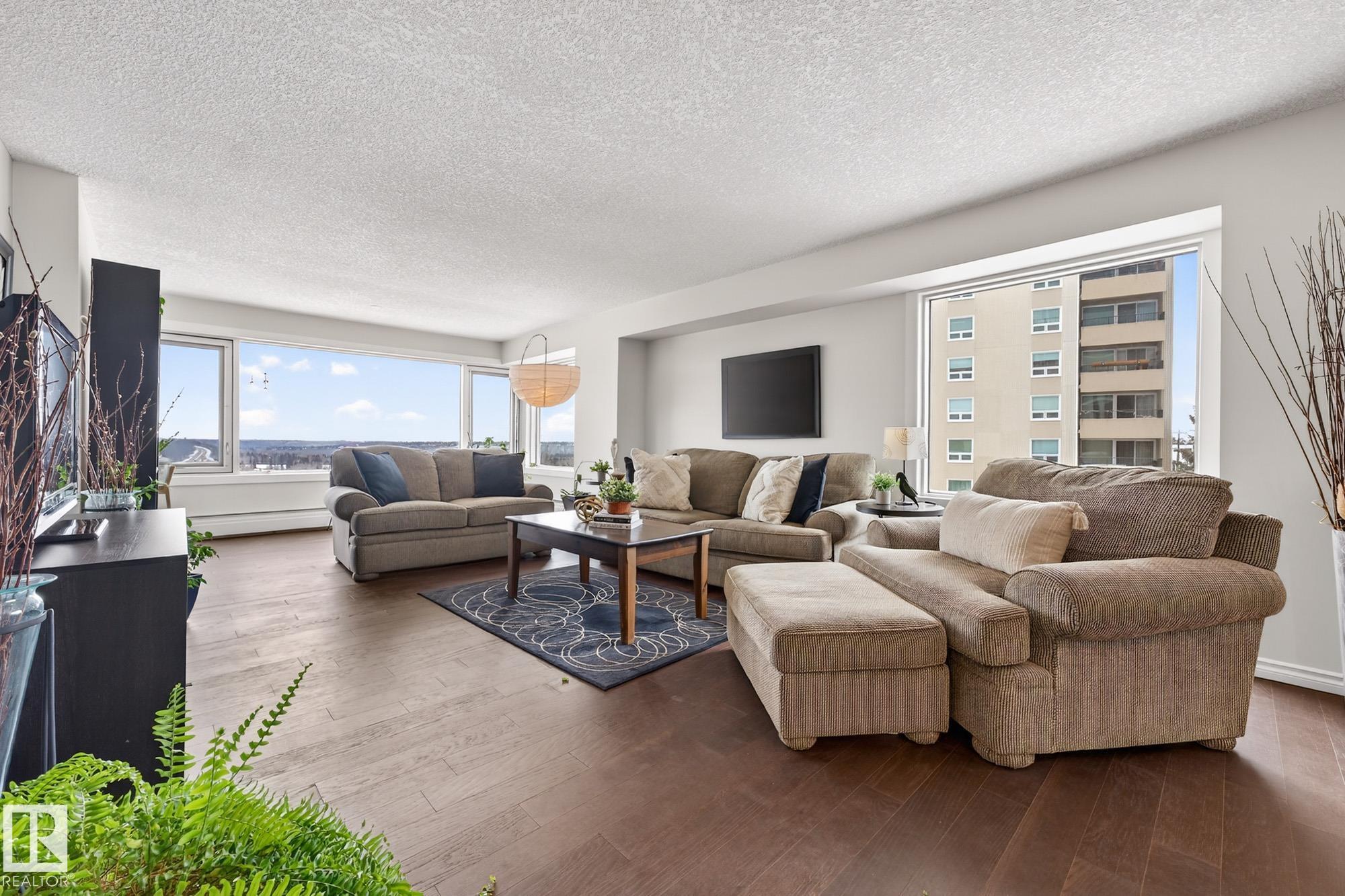 Photo 7 at 404 - 10011 123 Street NW, Wîhkwêntôwin, Edmonton