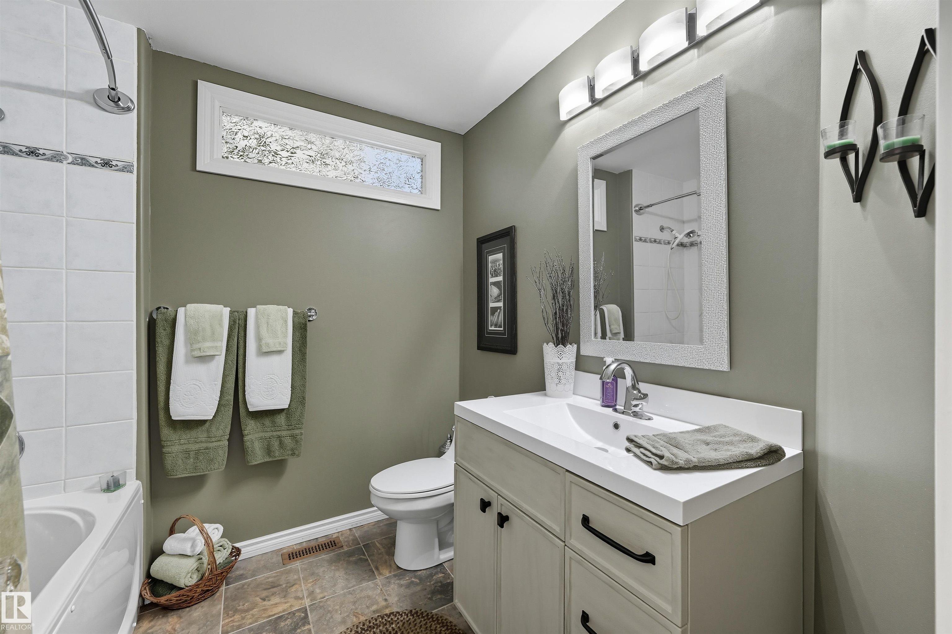 Photo 21 at 10915 62 Avenue NW, Parkallen, Edmonton