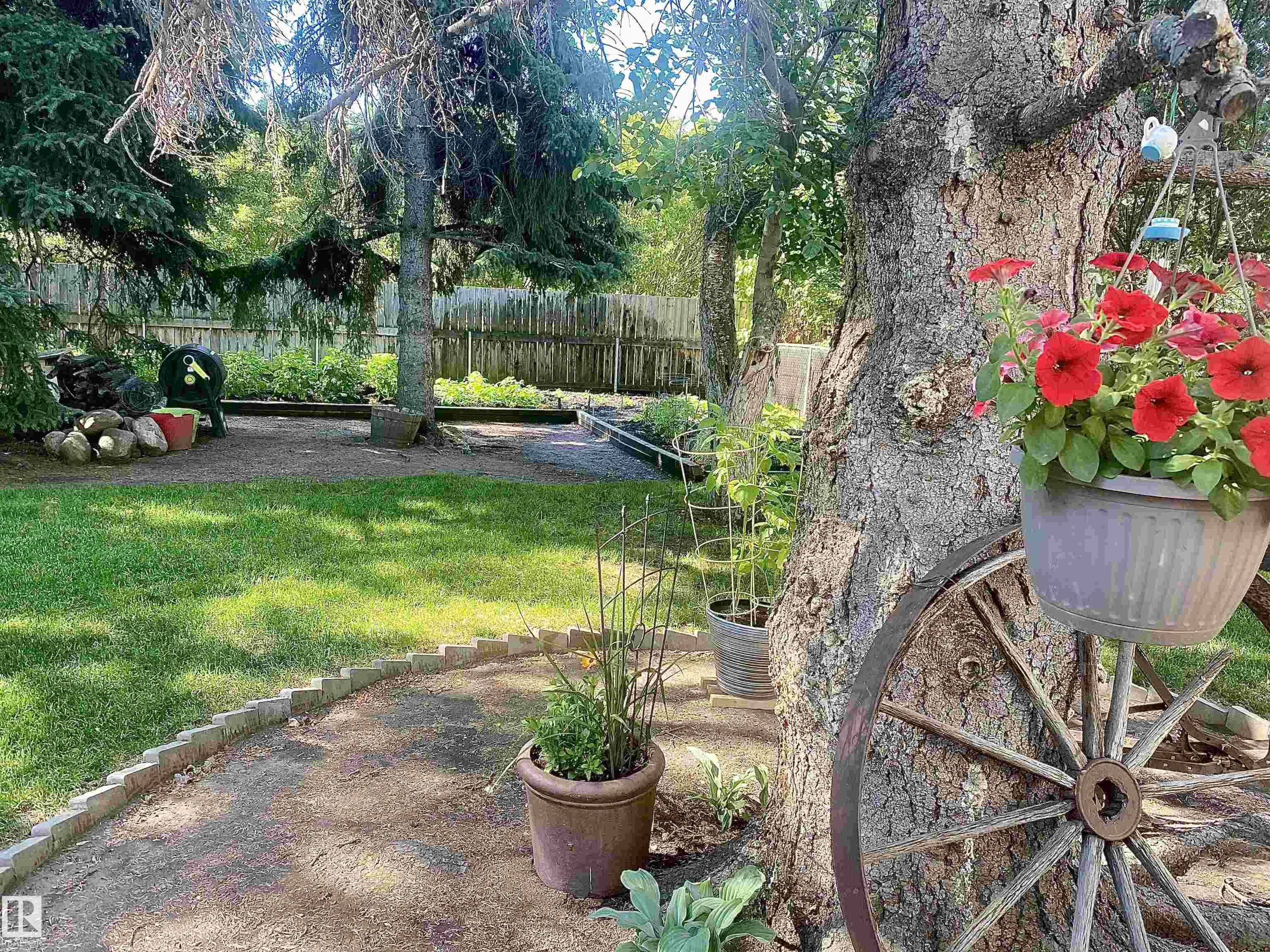 Photo 45 at 10915 62 Avenue NW, Parkallen, Edmonton