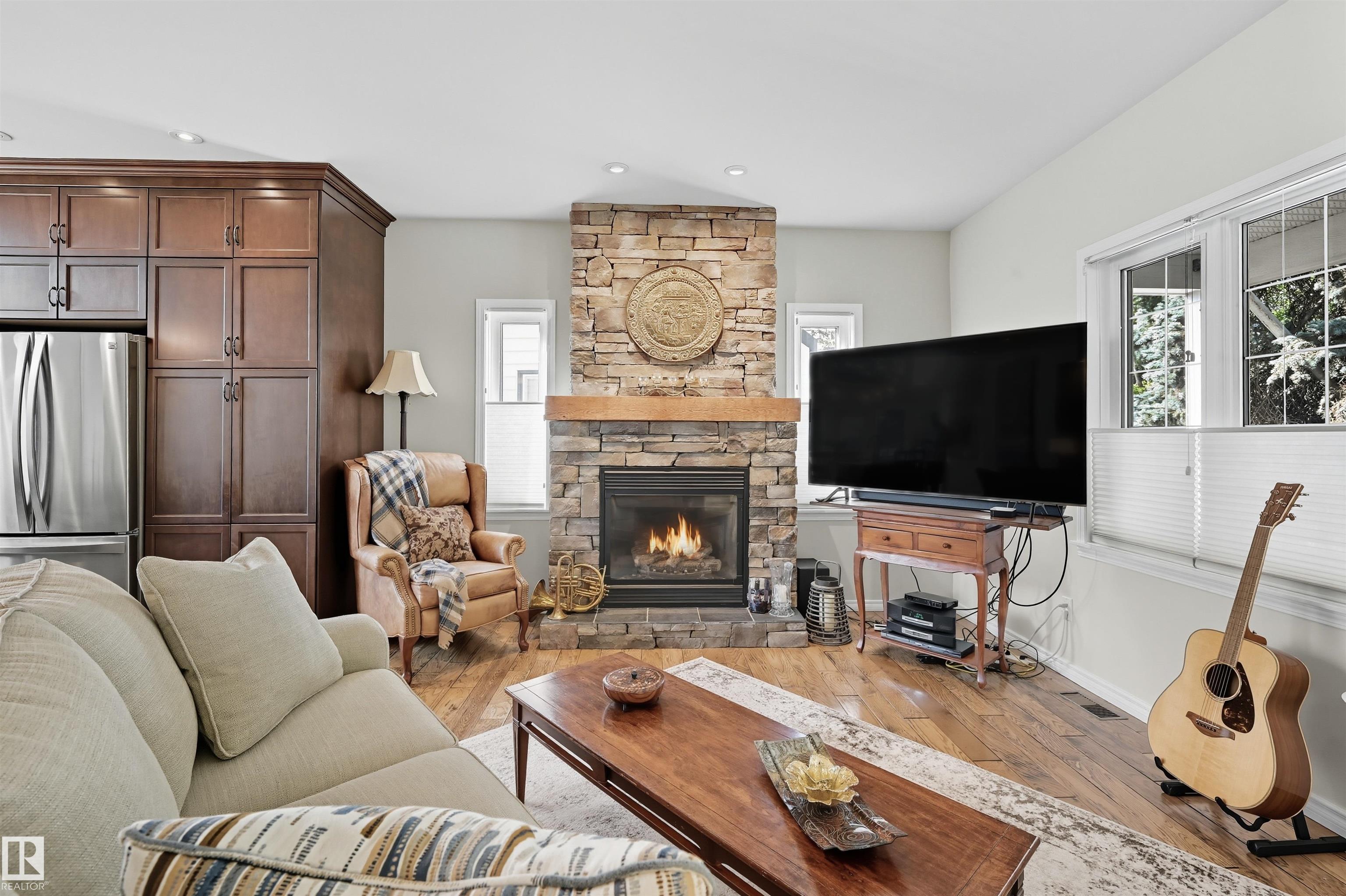 Photo 10 at 10915 62 Avenue NW, Parkallen, Edmonton