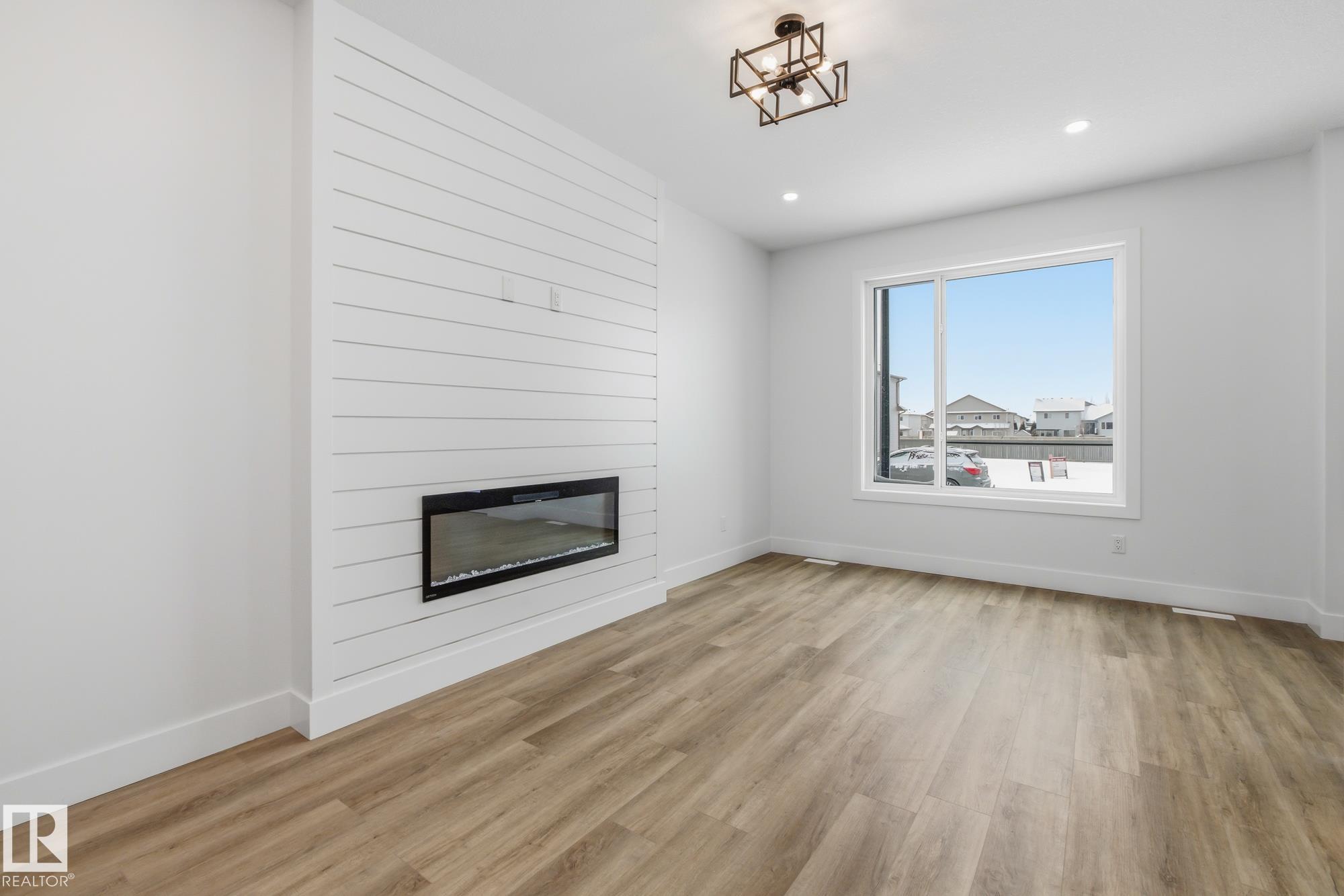 102 Elliott Wynd, South Pointe, Fort Saskatchewan