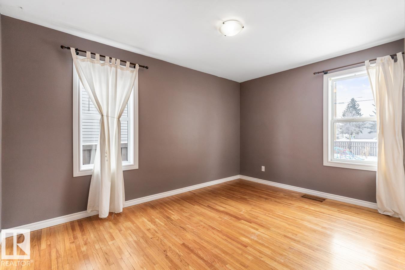 Photo 17 at 9535 69 Avenue NW, Hazeldean, Edmonton