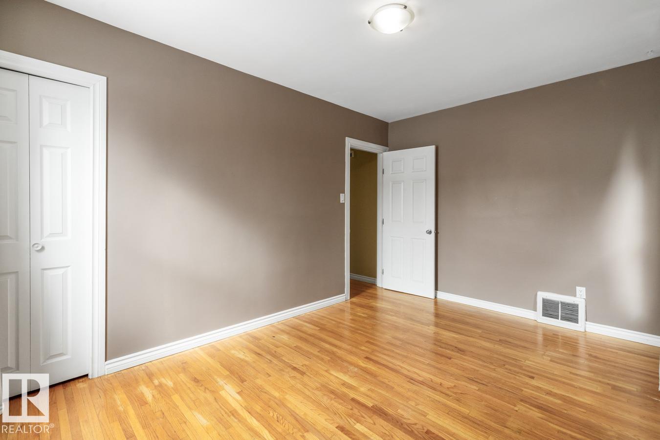 Photo 18 at 9535 69 Avenue NW, Hazeldean, Edmonton