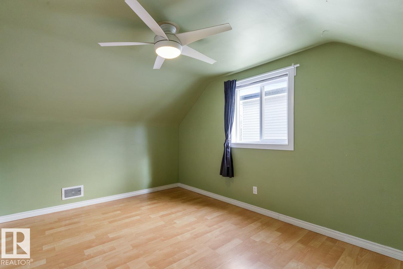 Photo 22 at 9535 69 Avenue NW, Hazeldean, Edmonton