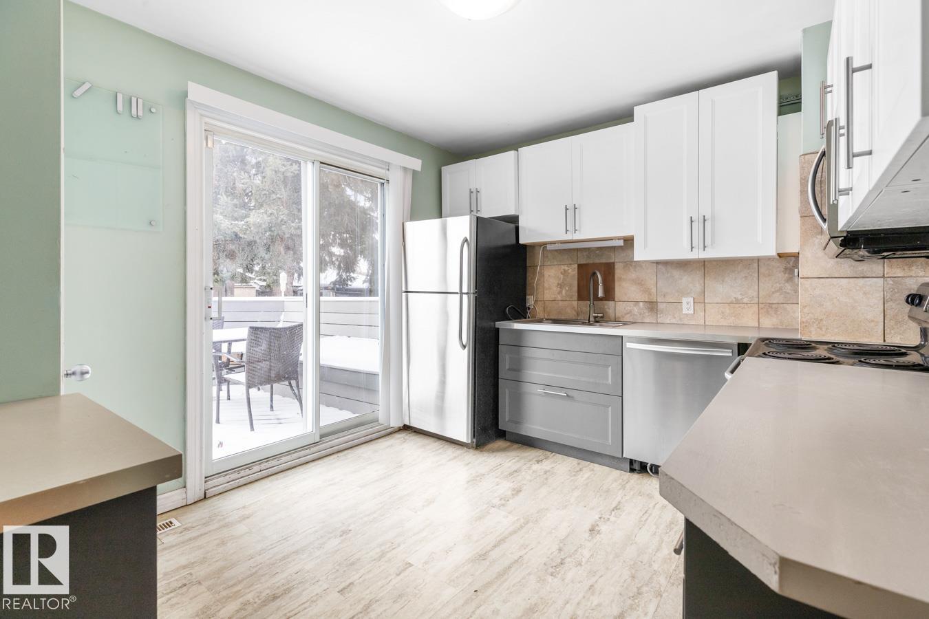 Photo 8 at 9535 69 Avenue NW, Hazeldean, Edmonton