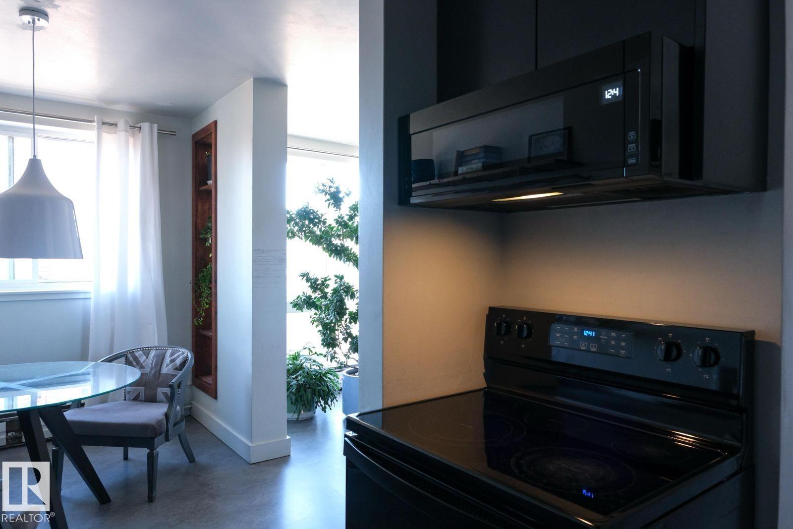 Photo 12 at 408 - 10135 120 Street NW, Wîhkwêntôwin, Edmonton