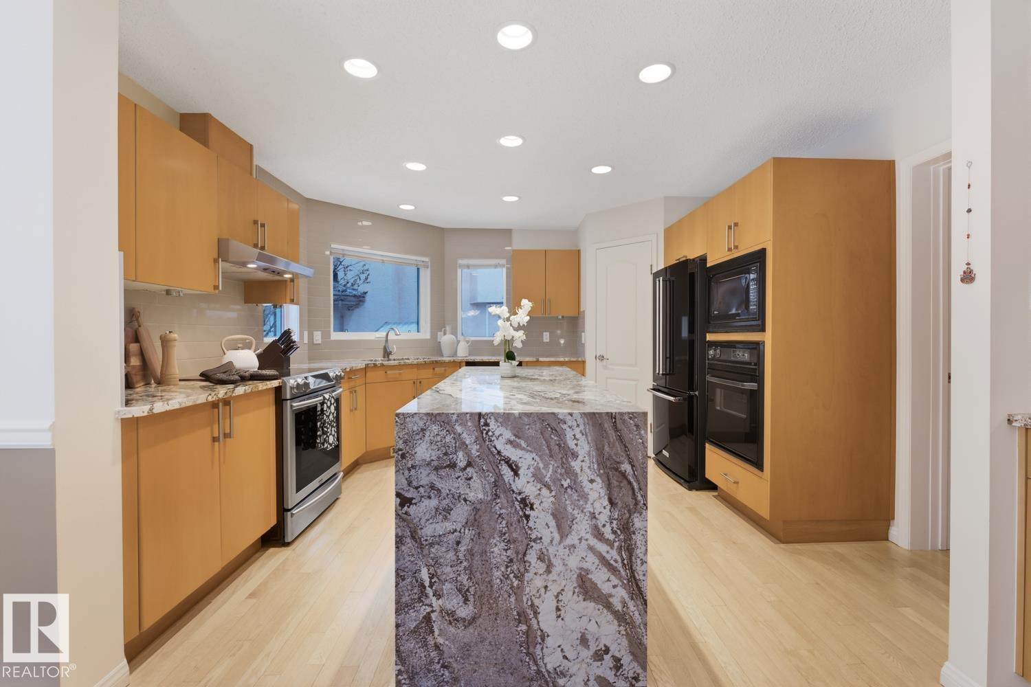 Photo 10 at 324 Wolf Ridge point(e) NW, Oleskiw, Edmonton