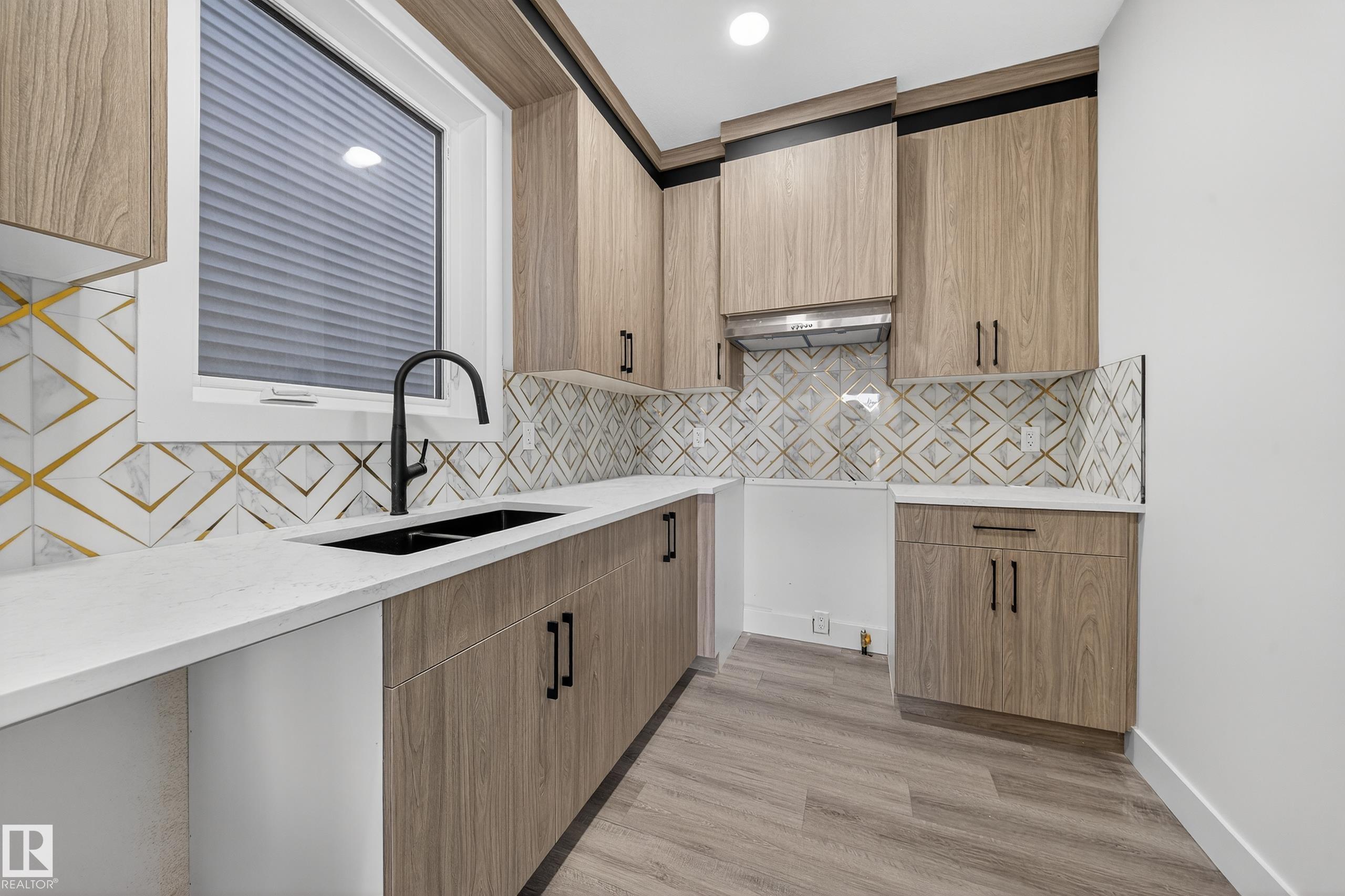 Photo 32 at 2010 Collip Crescent SW, Cavanagh, Edmonton