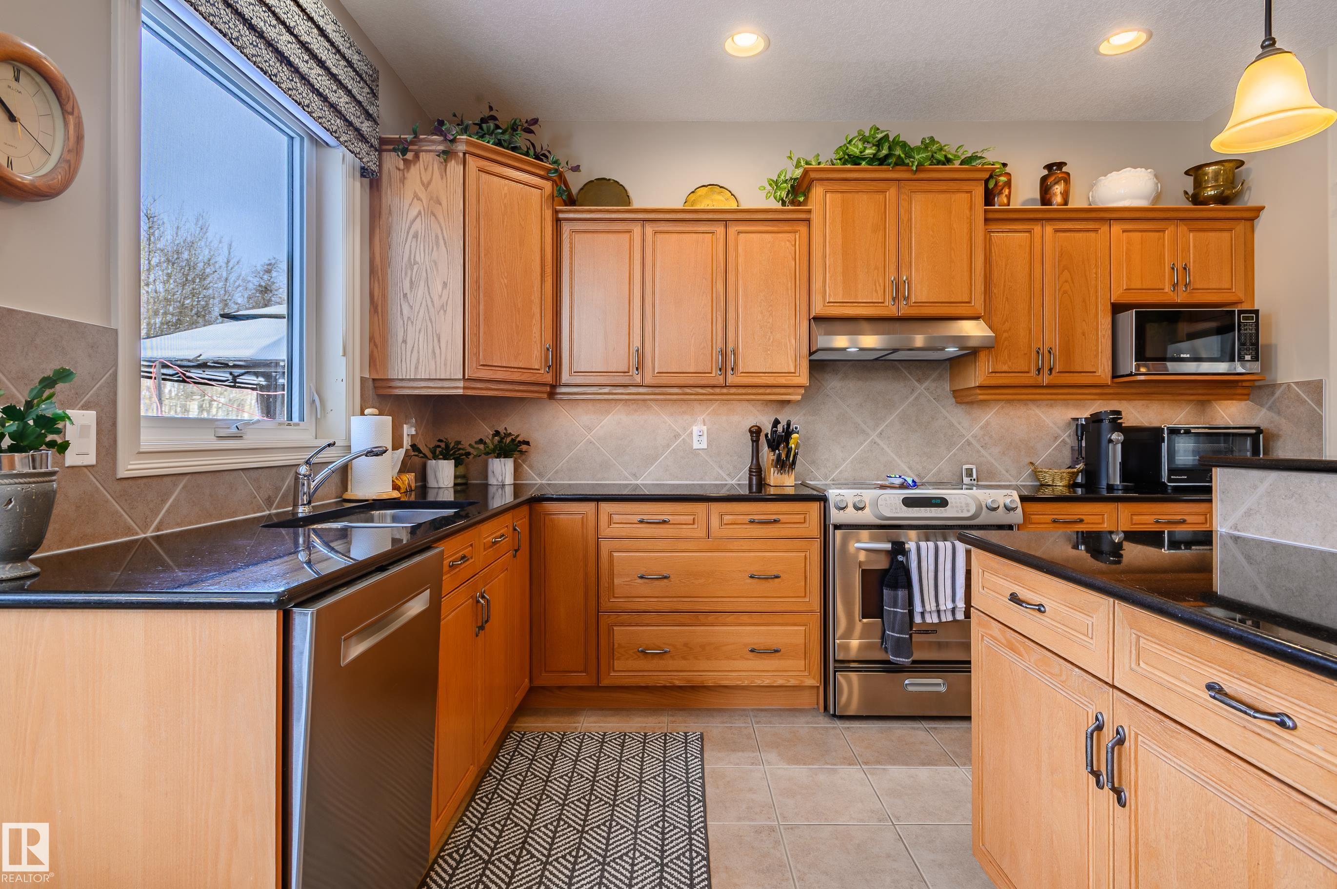 Photo 12 at 948 Hope Way NW, The Hamptons, Edmonton