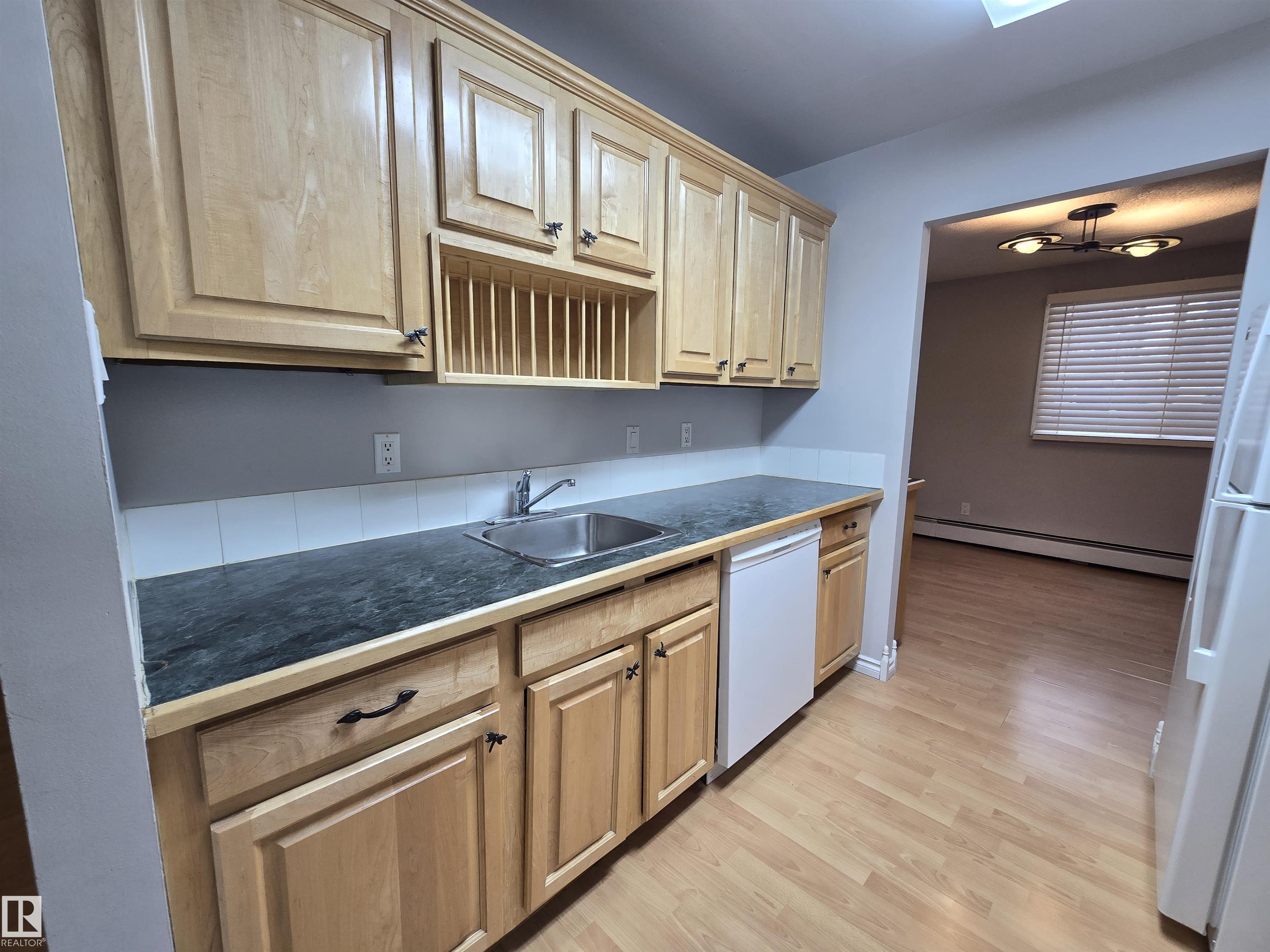 Photo 11 at 114 - 5520 Riverbend Road NW, Brander Gardens, Edmonton