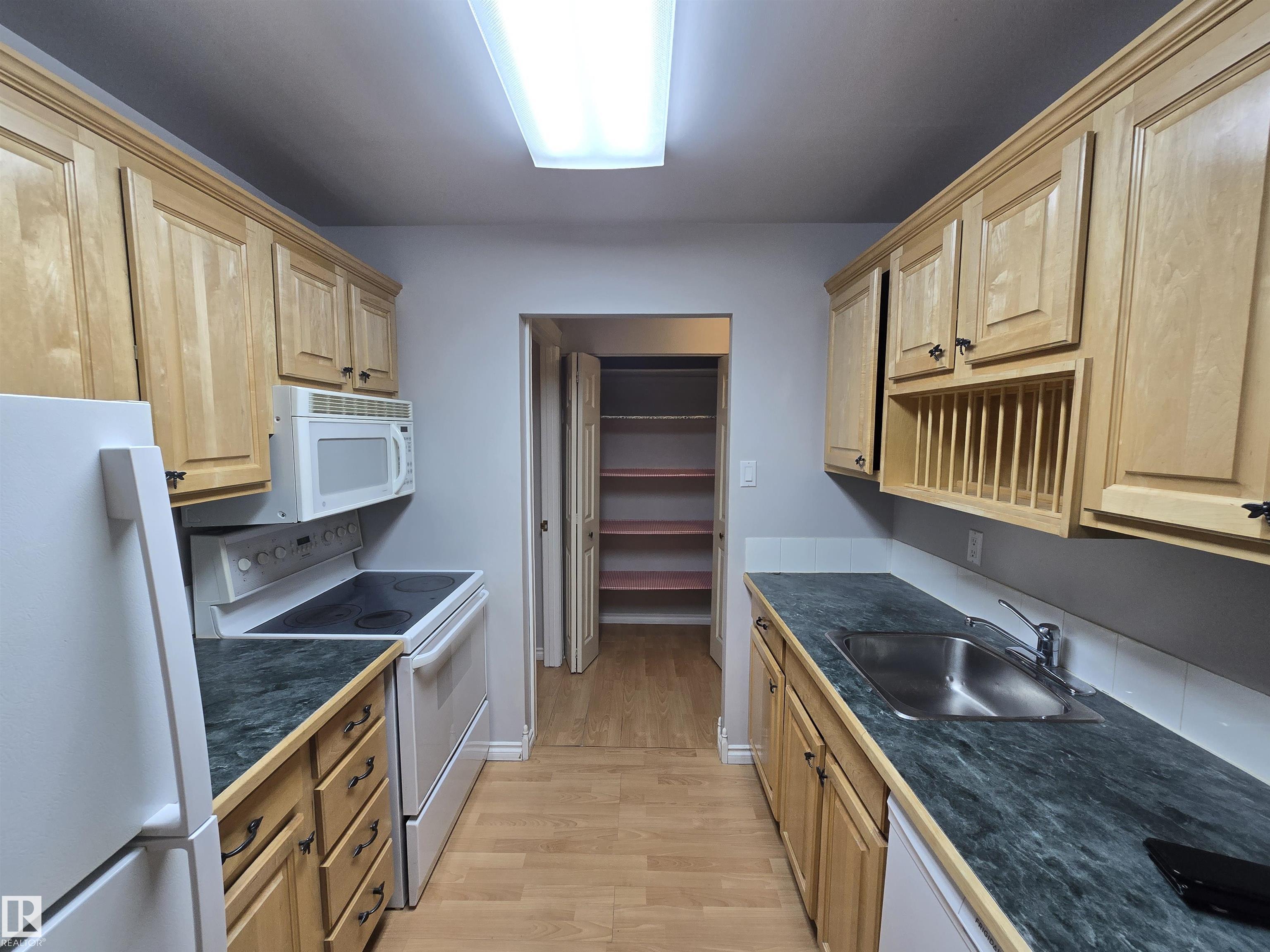 Photo 9 at 114 - 5520 Riverbend Road NW, Brander Gardens, Edmonton