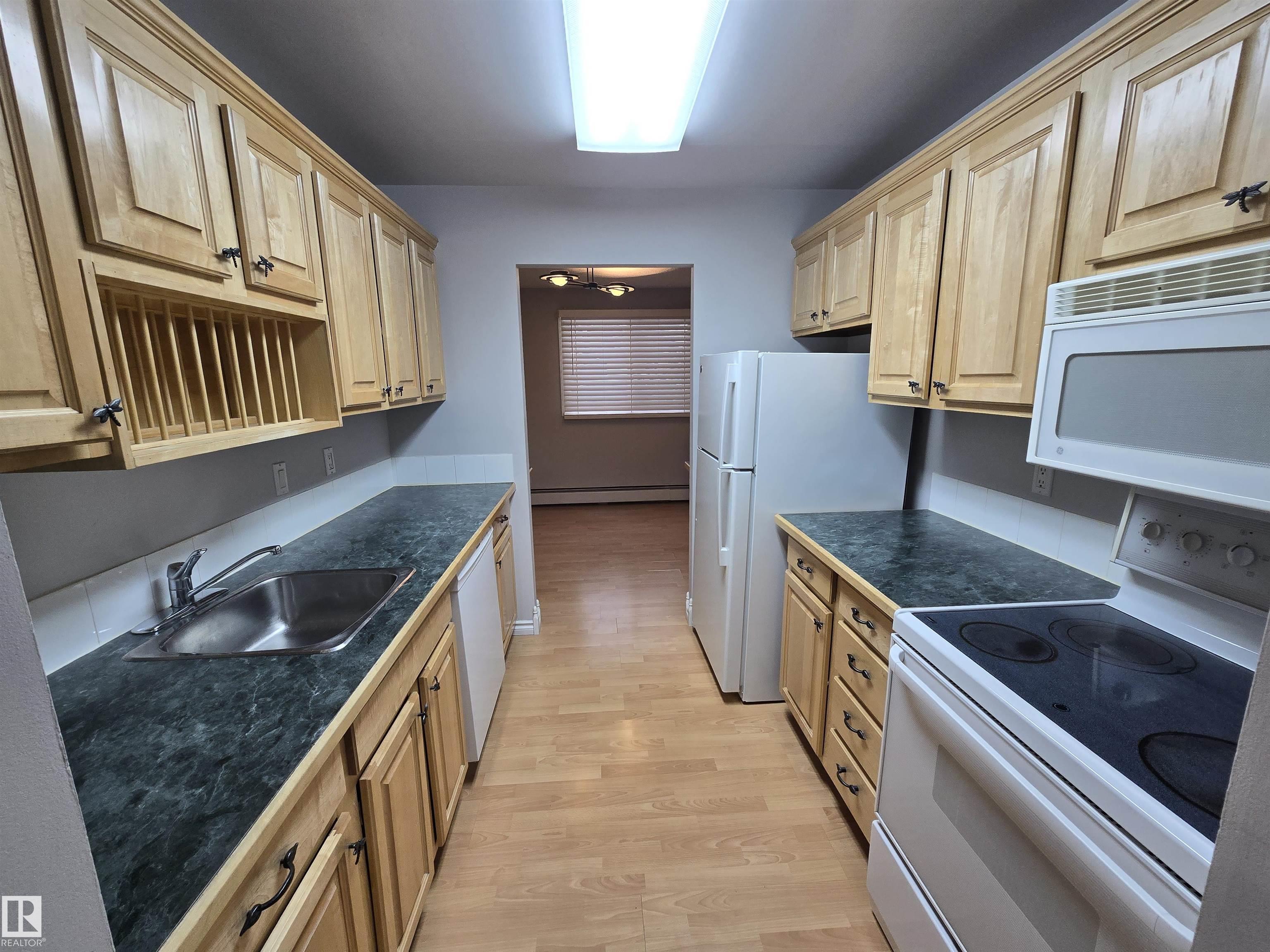 Photo 10 at 114 - 5520 Riverbend Road NW, Brander Gardens, Edmonton