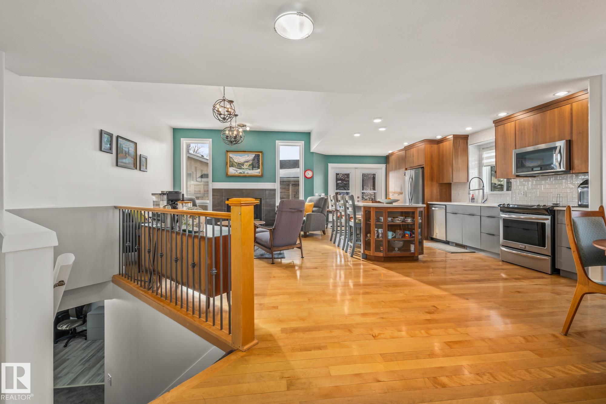 203 Bancroft Close NW, Breckenridge Greens, Edmonton