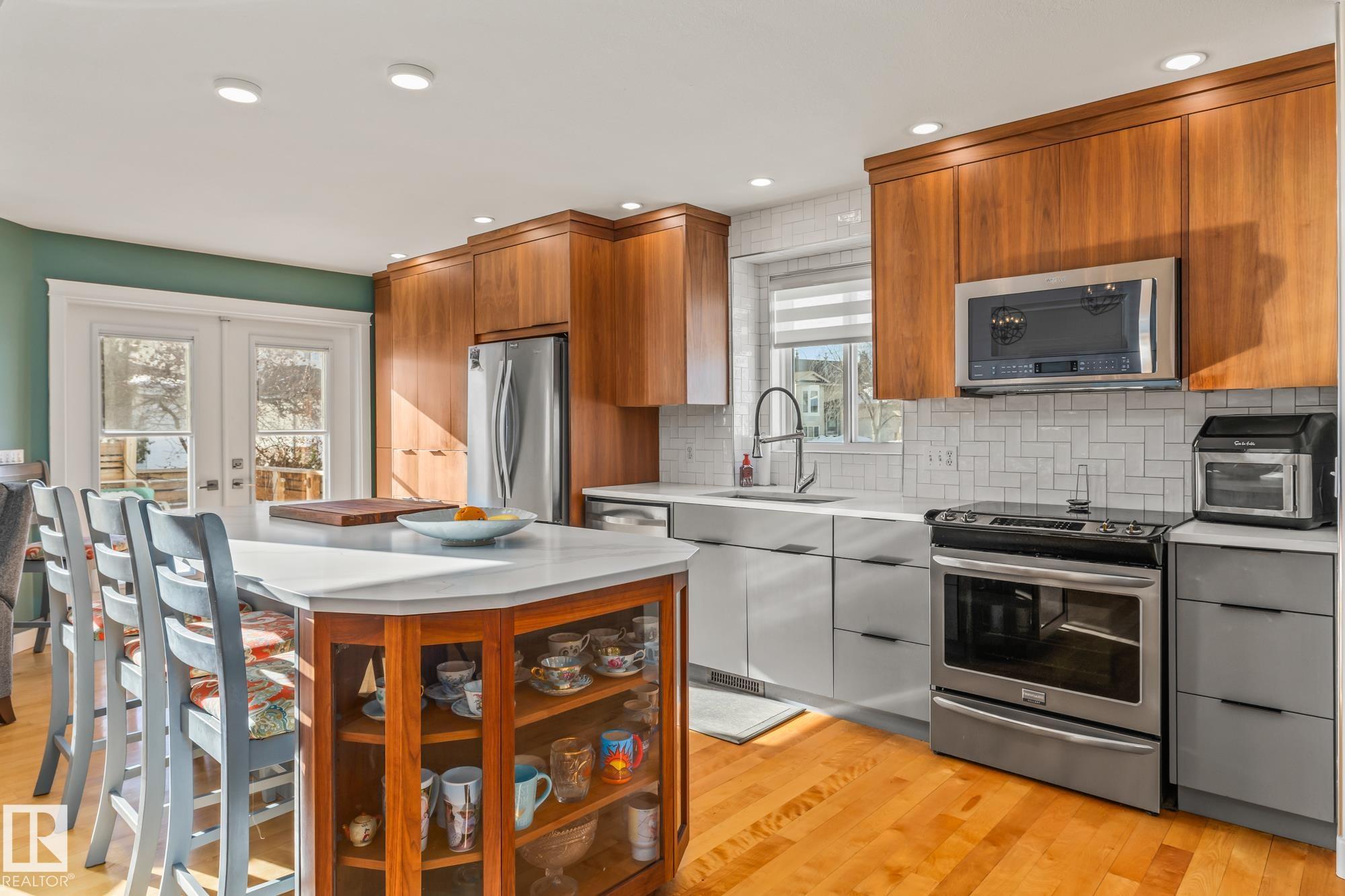 Photo 7 at 203 Bancroft Close NW, Breckenridge Greens, Edmonton