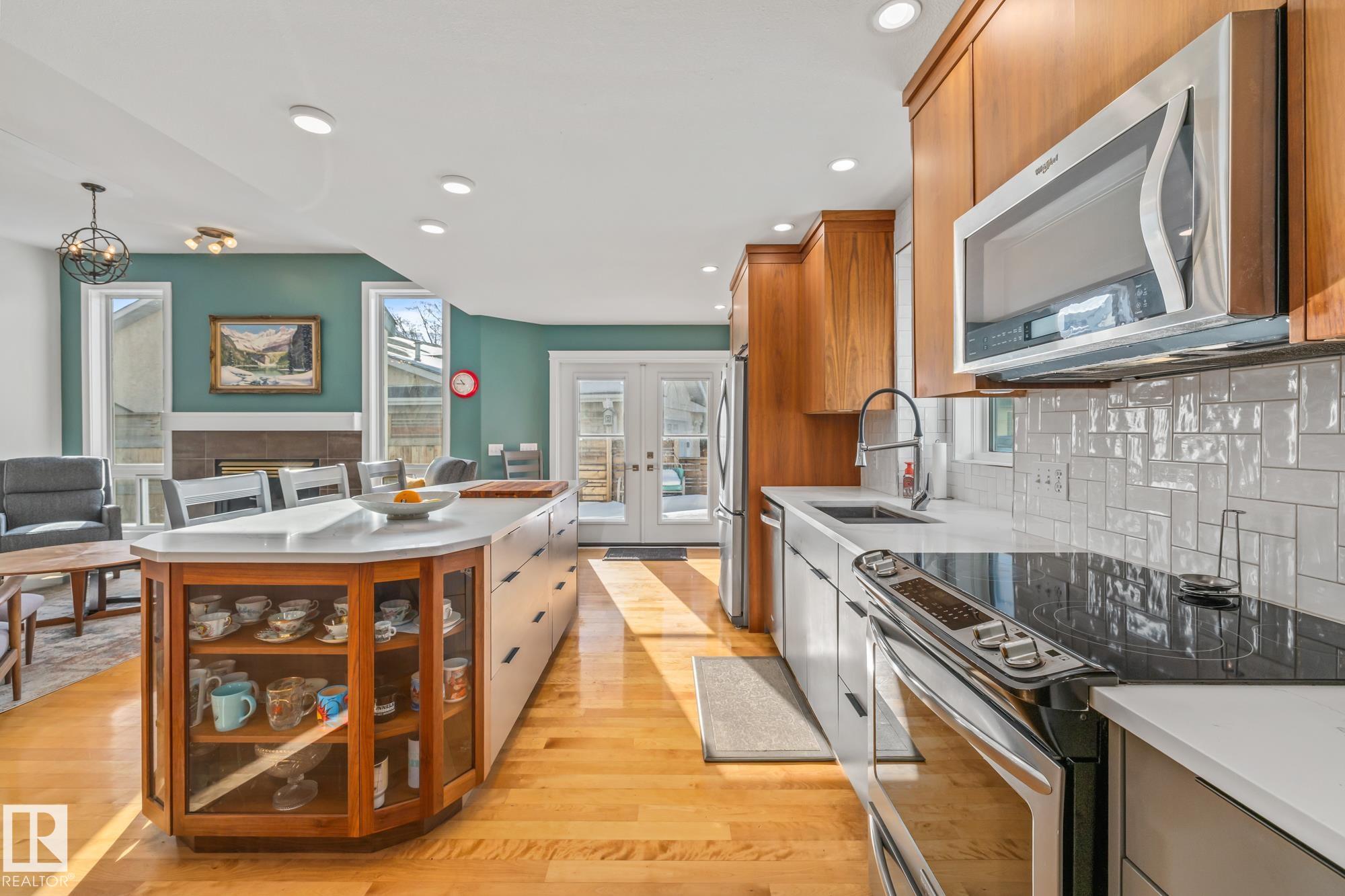 Photo 8 at 203 Bancroft Close NW, Breckenridge Greens, Edmonton