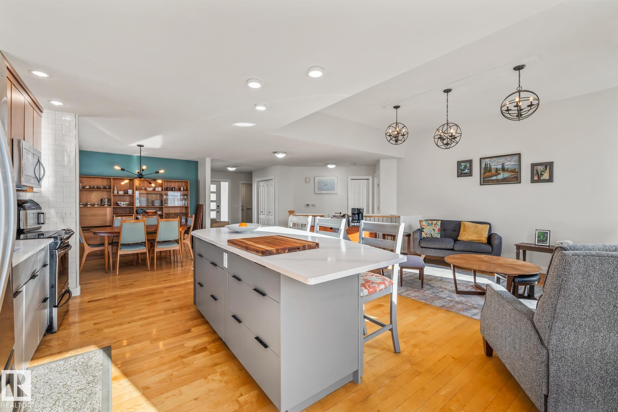 Photo 9 at 203 Bancroft Close NW, Breckenridge Greens, Edmonton