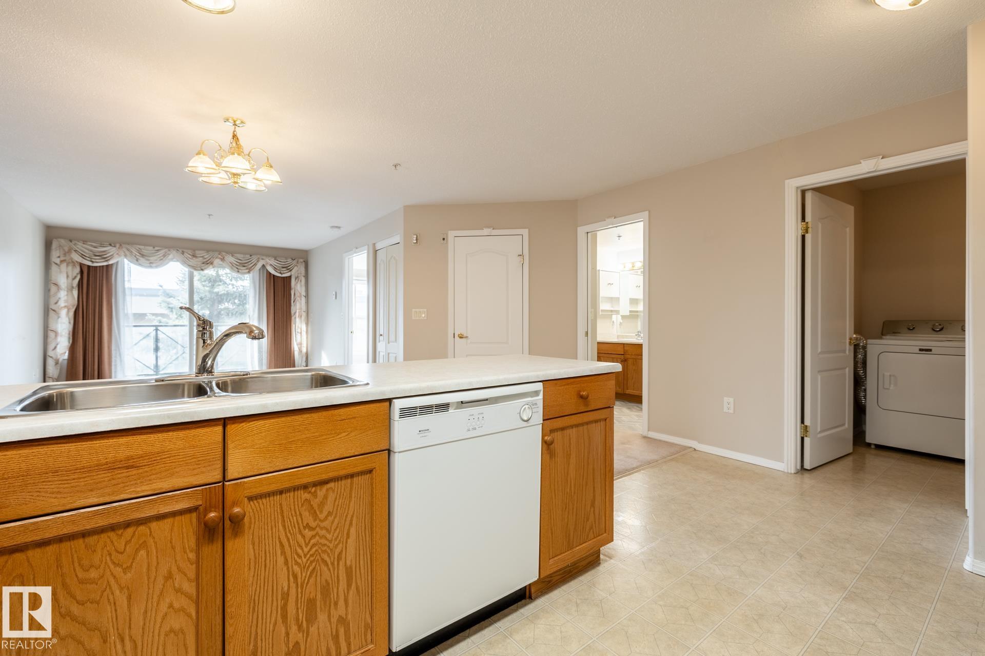 Photo 13 at 209 - 8912 156 Street NW, Meadowlark Park, Edmonton